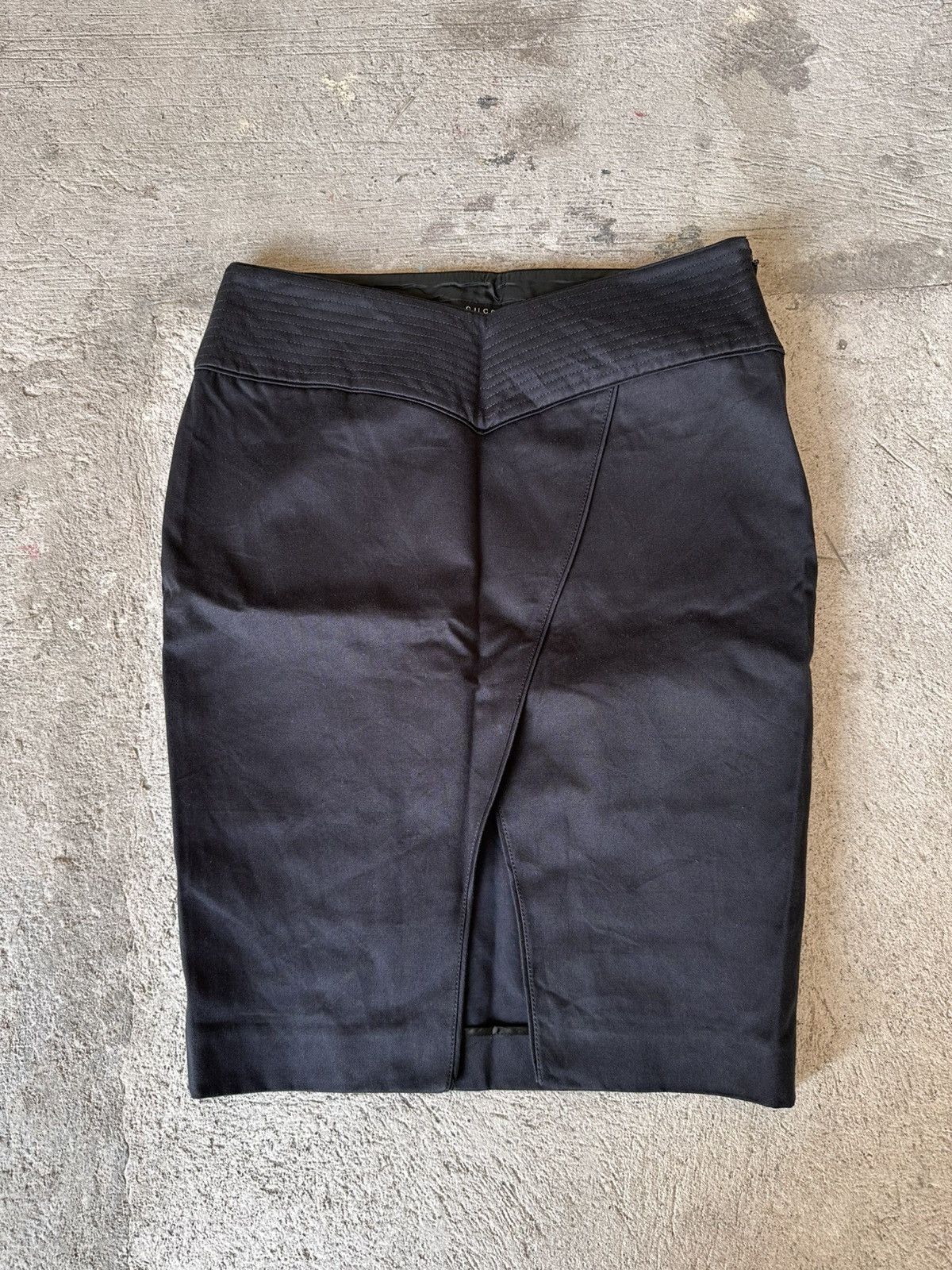 Gucci Gucci - Tom Ford FW’03 — Military Pencil Skirt Size 28" / US 6 / IT 42 - 1 Thumbnail
