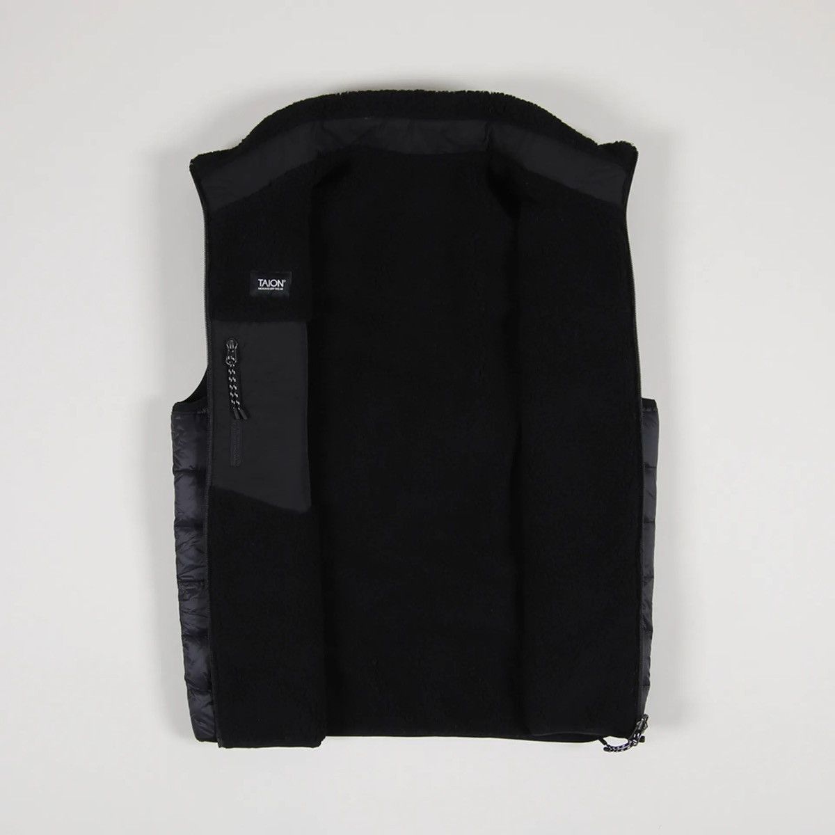 TAION TAION Men's Reversible Boa Fleece Down Vest in Black/Black Size US M / EU 48-50 / 2 - 5 Thumbnail