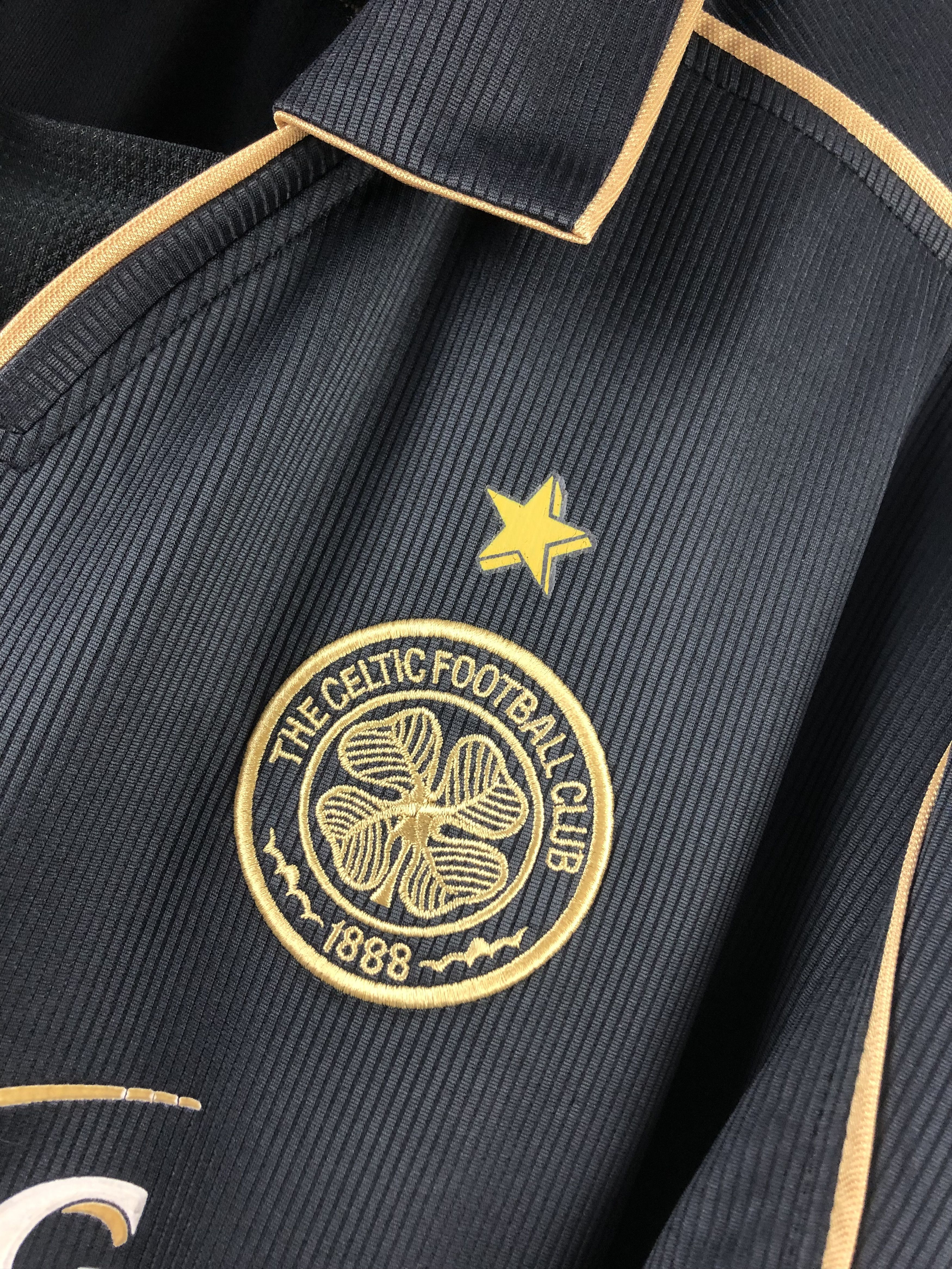 Umbro Celtic football shirt 2003 Soccer Umbro Jersey Black Trikot Size US XXL / EU 58 / 5 - 6 Thumbnail
