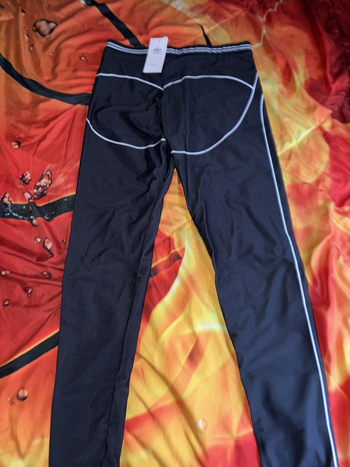 Alo Yoga Alo Yoga Black Matching Set NWT Leggings + Sports Bra Size 28" / US 6 / IT 42 - 3 Thumbnail