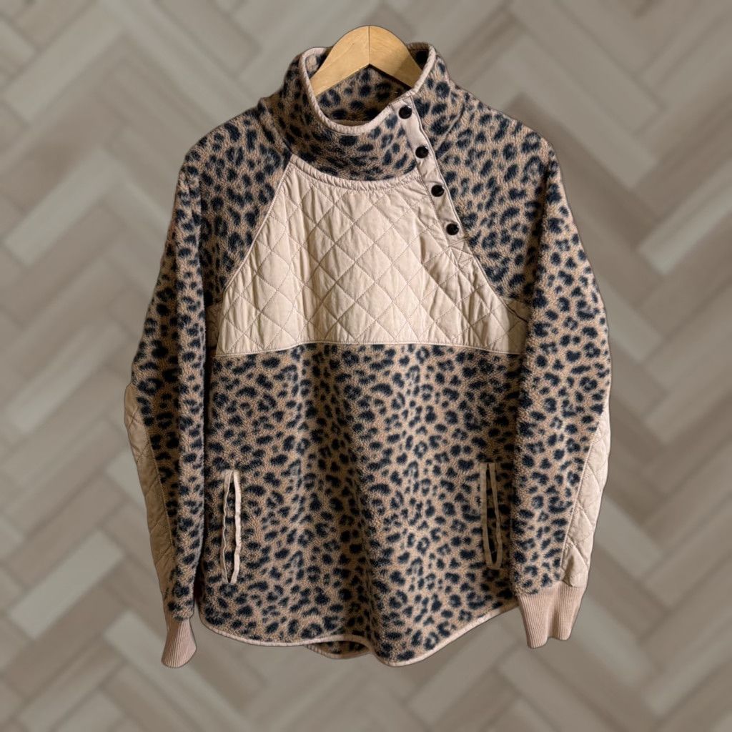 Abercrombie & Fitch Abercrombie & Fitch Fleece Leopard Pullover Womens Size M 1/4 Button Down Size M / US 6-8 / IT 42-44 - 1 Thumbnail