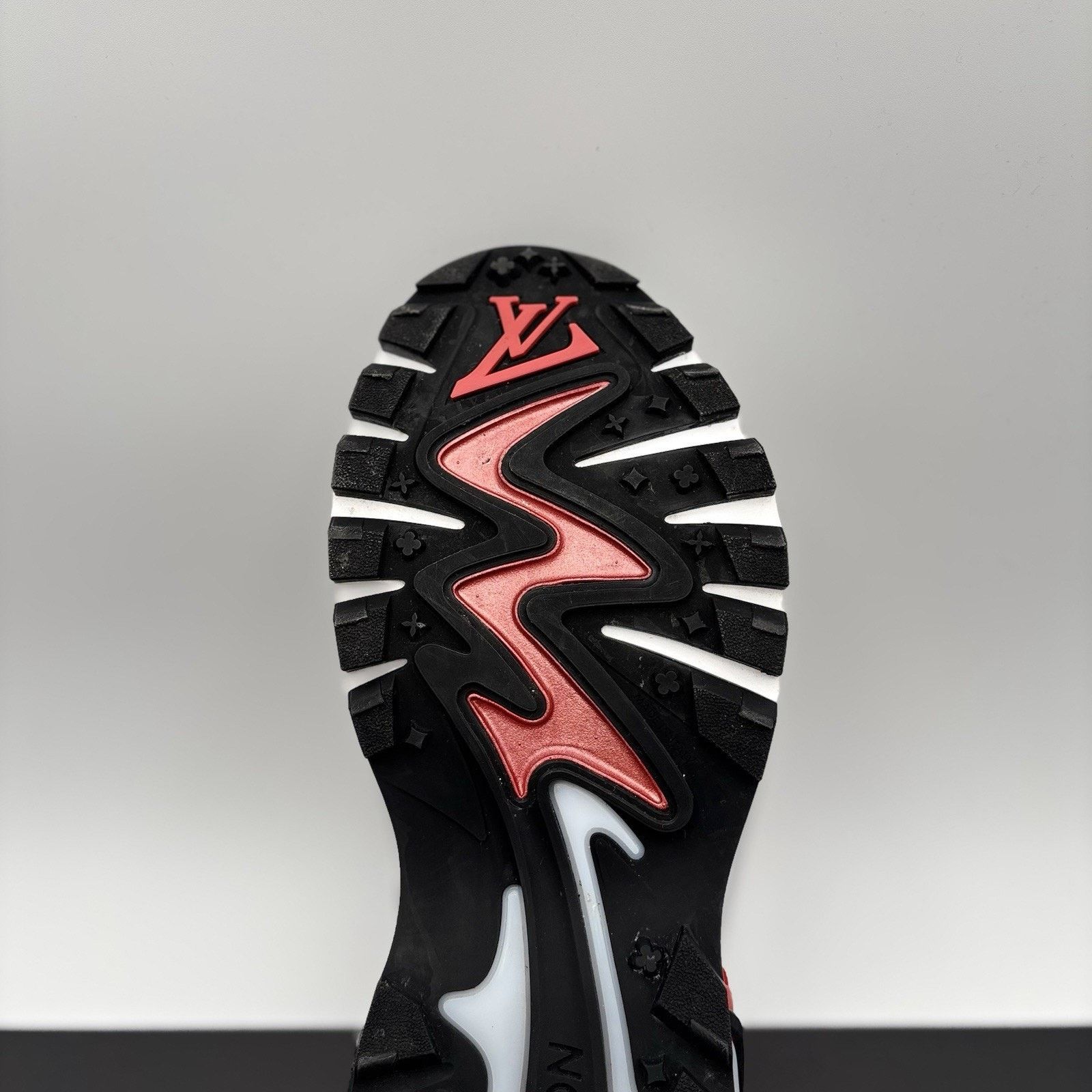 Louis Vuitton Louis Vuitton Tactic Runner ' Red Grey ' | GREAT COND! Size US 10 / EU 43 - 19 Thumbnail