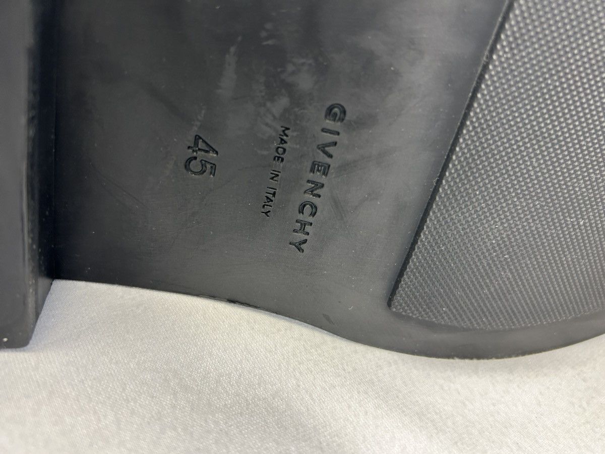 Givenchy Givenchy Lock Ankle Boots In Leather Size US 12 / EU 45 - 12 Thumbnail