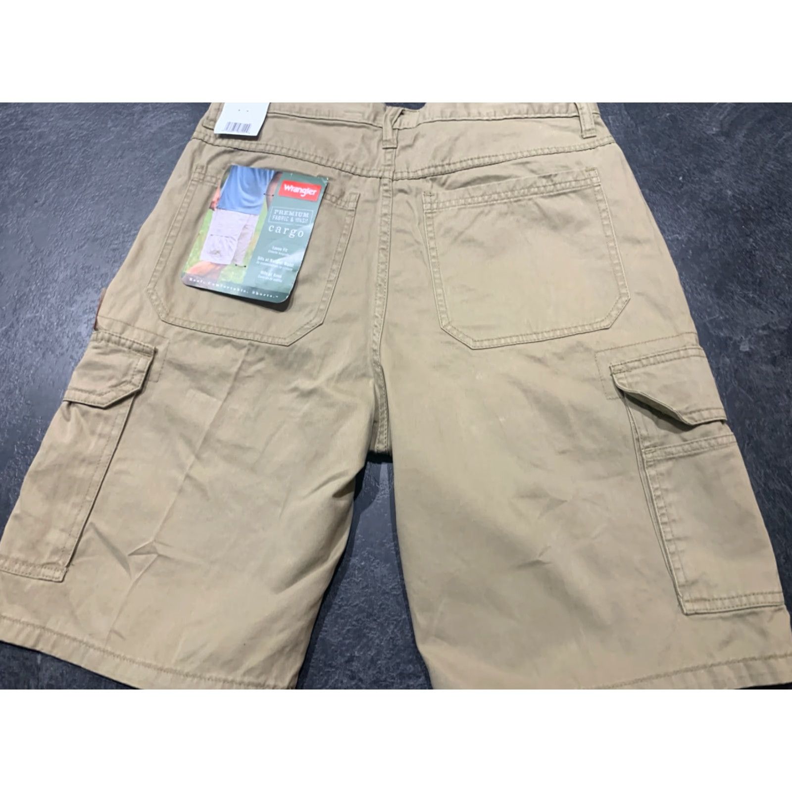 Wrangler VINTAGE Wrangler Cargo Shorts Men’s Relaxed Fit Khaki 30 Casual Cotton Blend Stretch Tech Pockets Size US 30 / EU 46 - 2 Thumbnail