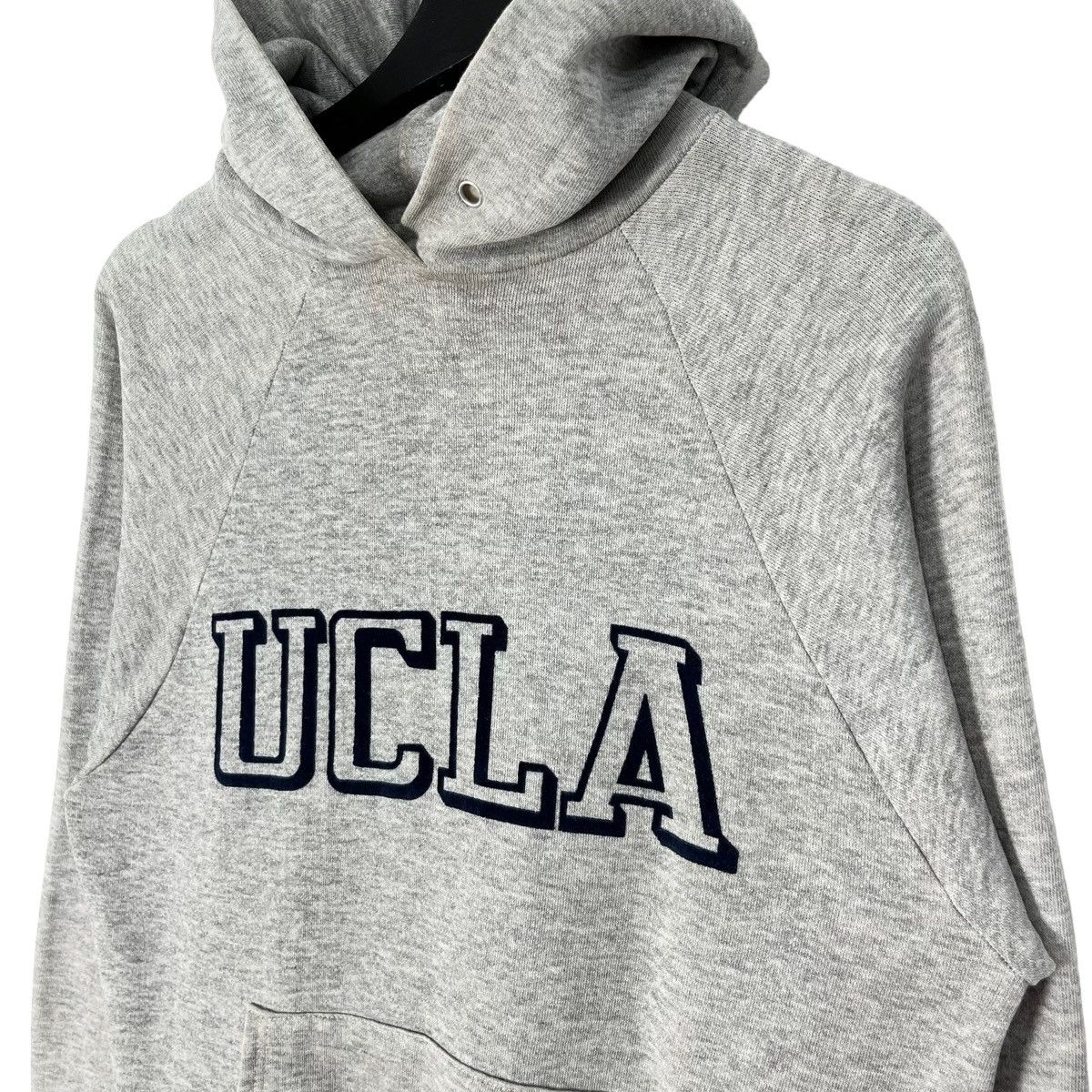 Vintage Vintage UCLA Pullove Hoodie Velvet Print Logo Size US M / EU 48-50 / 2 - 2 Thumbnail