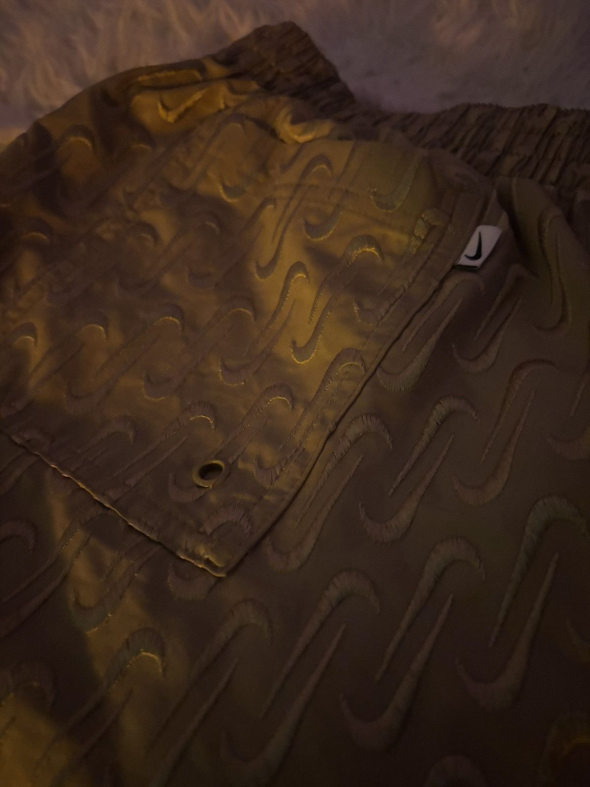 Nike Nike Gold Print Shorts Size US 35 - 3 Thumbnail