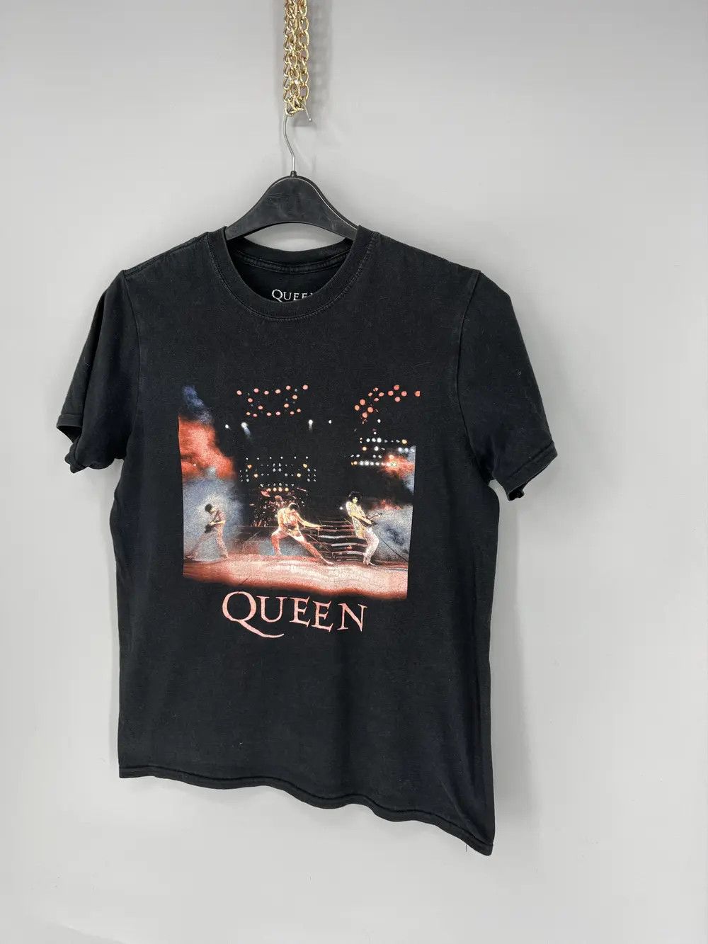 Band Tees Mens Vintage QUEEN T Shirt Rock Band Tee Size US M / EU 48-50 / 2 - 3 Thumbnail