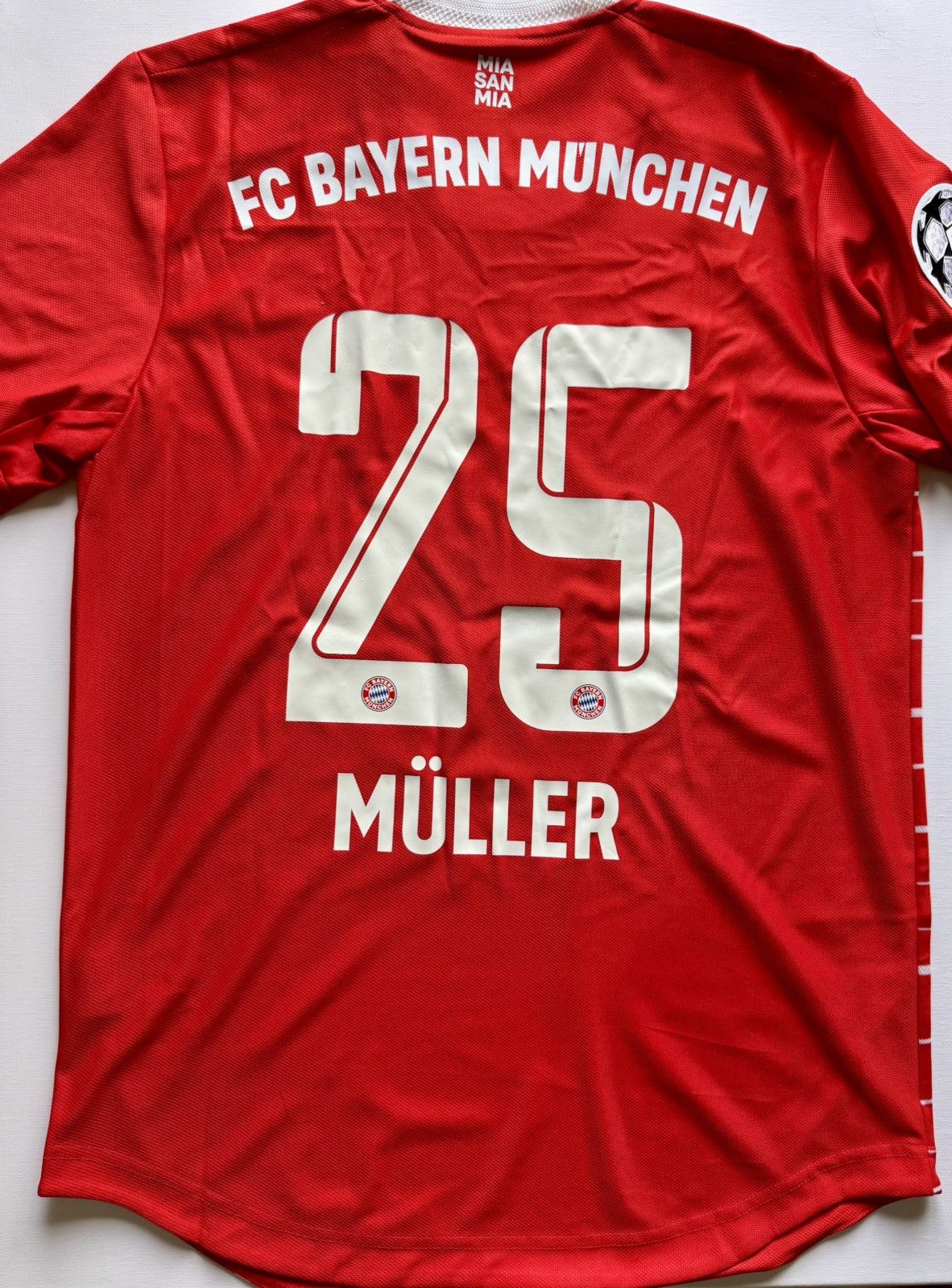 Adidas Bayern Munich 22/23 Müller #25 - Authentic Version - Size M Size US M / EU 48-50 / 2 - 3 Thumbnail