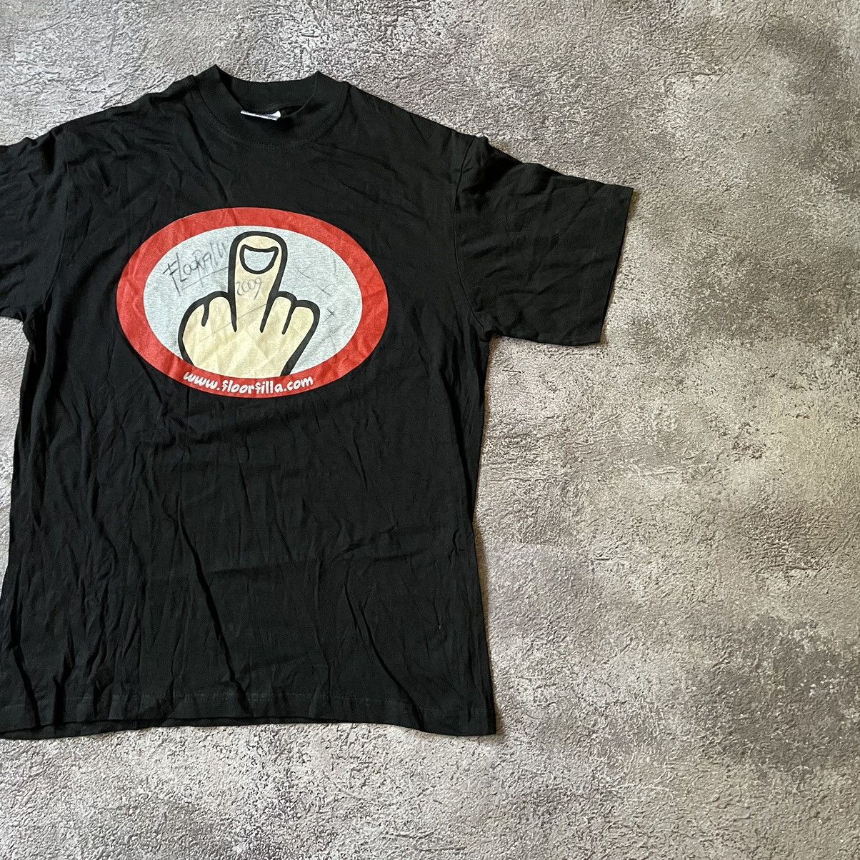 Vintage Vintage Y2K Graphic Tee Funny Middle Finger Logo Streetwear Size US M / EU 48-50 / 2 - 4 Thumbnail