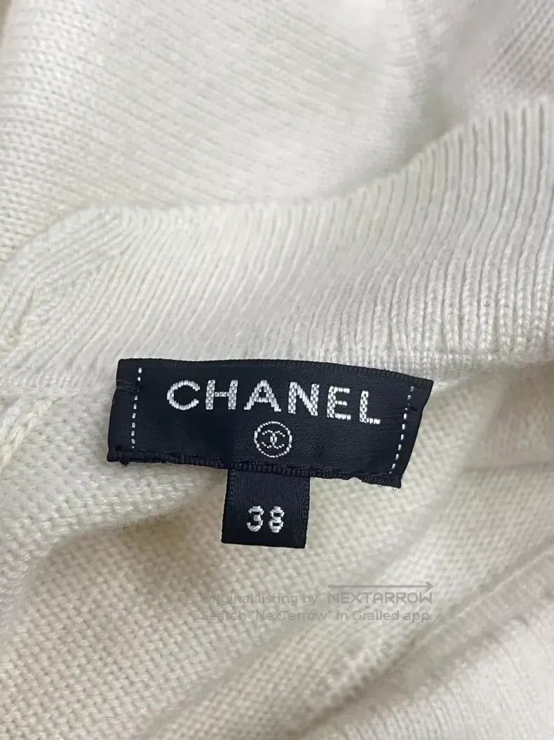 Chanel Chanel Equestrian series back button small round neck cash Size XS / US 0-2 / IT 36-38 - 4 Thumbnail