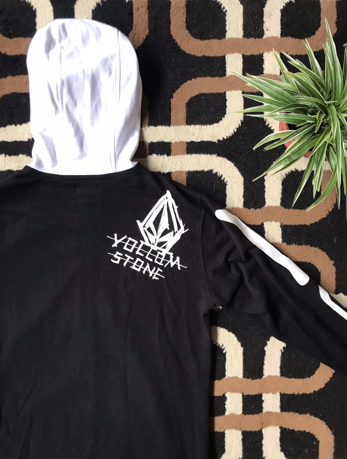 Volcom 🔥 🔥 OFFER ME NOW ‼️ Rare Volcom Skull Skeleton Hoodie Size US M / EU 48-50 / 2 - 11 Thumbnail