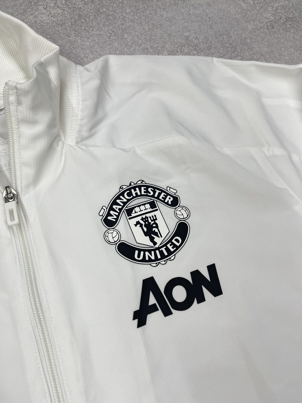 Adidas Mens Adidas Manchester United Football Light Jacket White Size US M / EU 48-50 / 2 - 6 Thumbnail