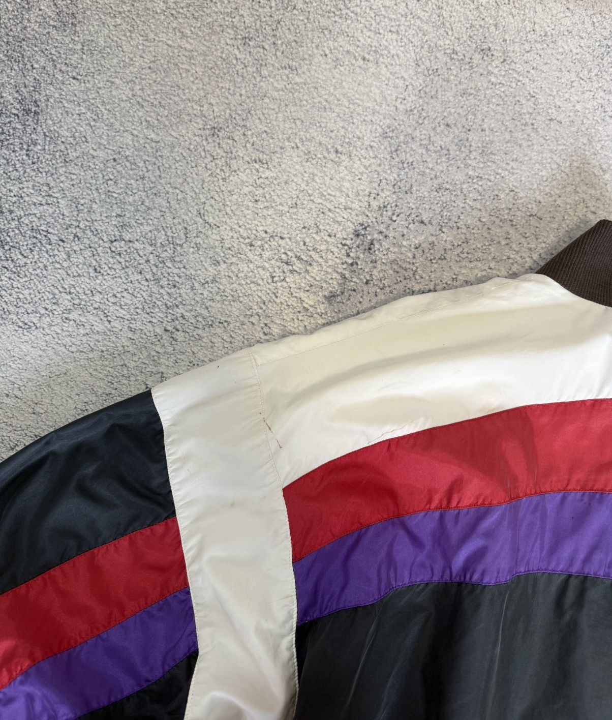 Nike Vintage Nike International Windbreaker Track Jacket Nylon Size US L / EU 52-54 / 3 - 14 Thumbnail