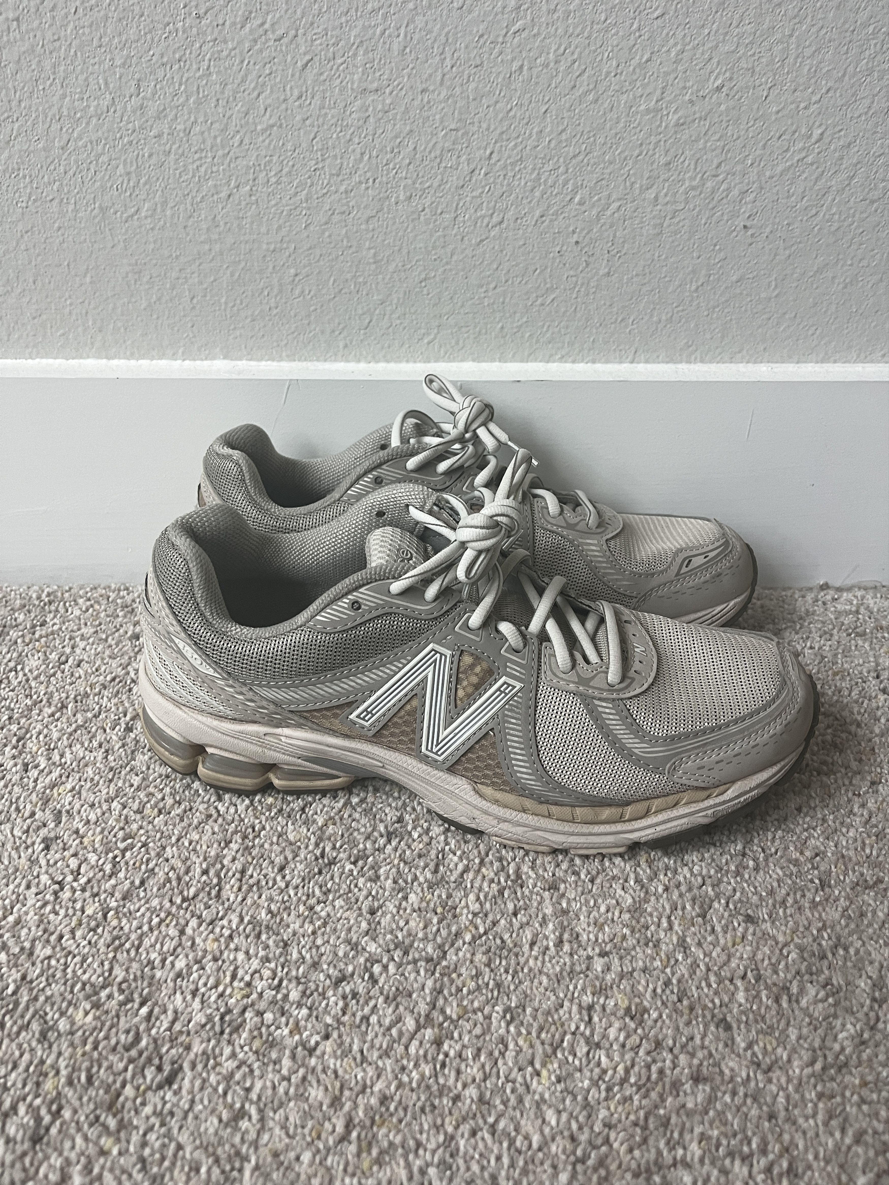 New Balance New Balance 860v2 Mars Size US 8.5 / EU 41-42 - 1 Thumbnail