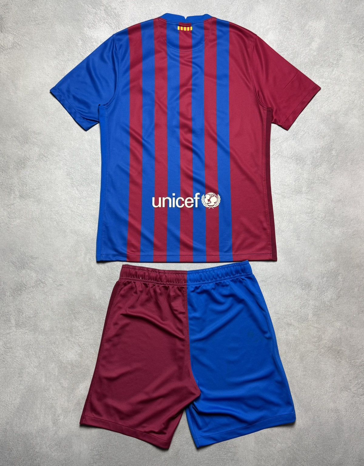 Nike Barcelona 2021 2022 Home Football Shirt Jersey Shorts Nike Size US M / EU 48-50 / 2 - 2 Thumbnail