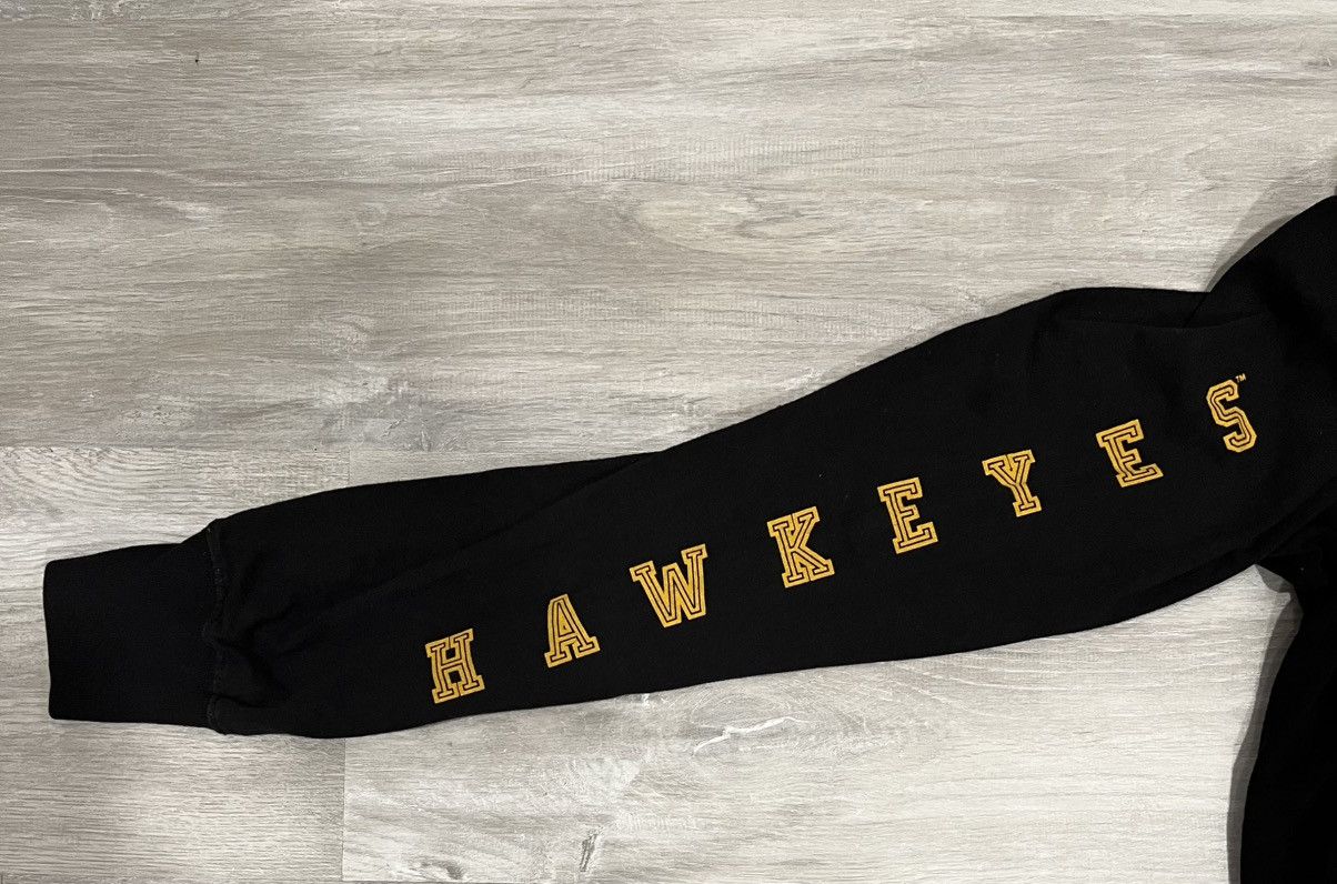 Vintage American College Iowa Black Long-sleeve T-Shirt Size US L / EU 52-54 / 3 - 11 Thumbnail