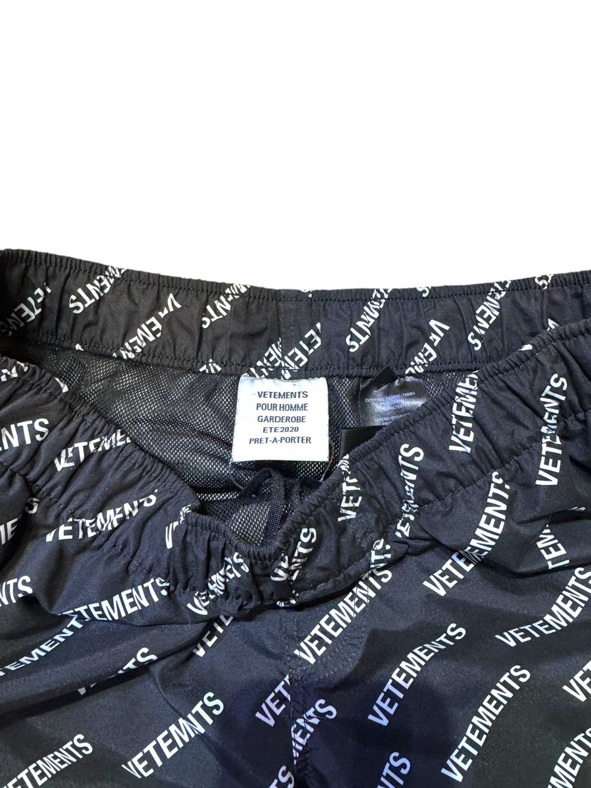 Vetements *RARE* VETEMENTS ALL OVER LOGO DEMNA ERA SHORT BAIN BATH Size US 28 / EU 44 - 3 Thumbnail