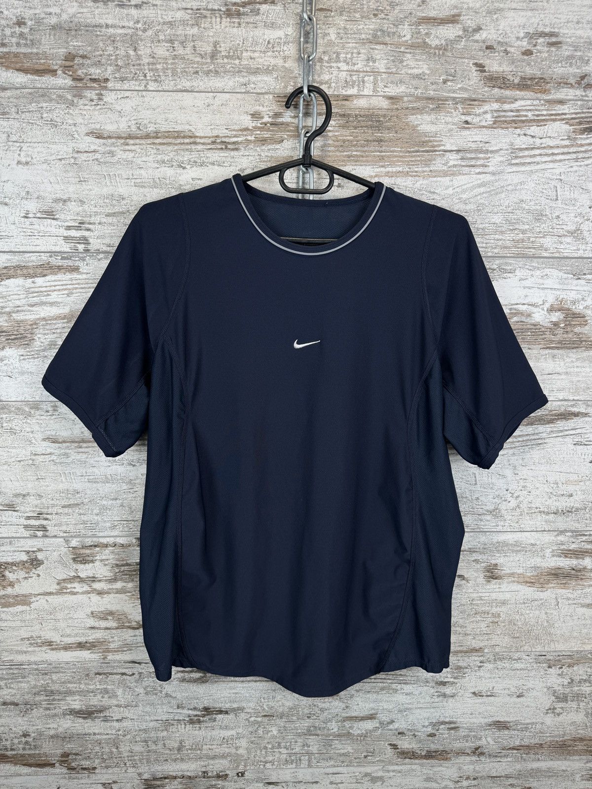Nike Mens Vintage Nike centre swoosh T-shirt y2k drill tee Size US S / EU 44-46 / 1 - 1 Thumbnail