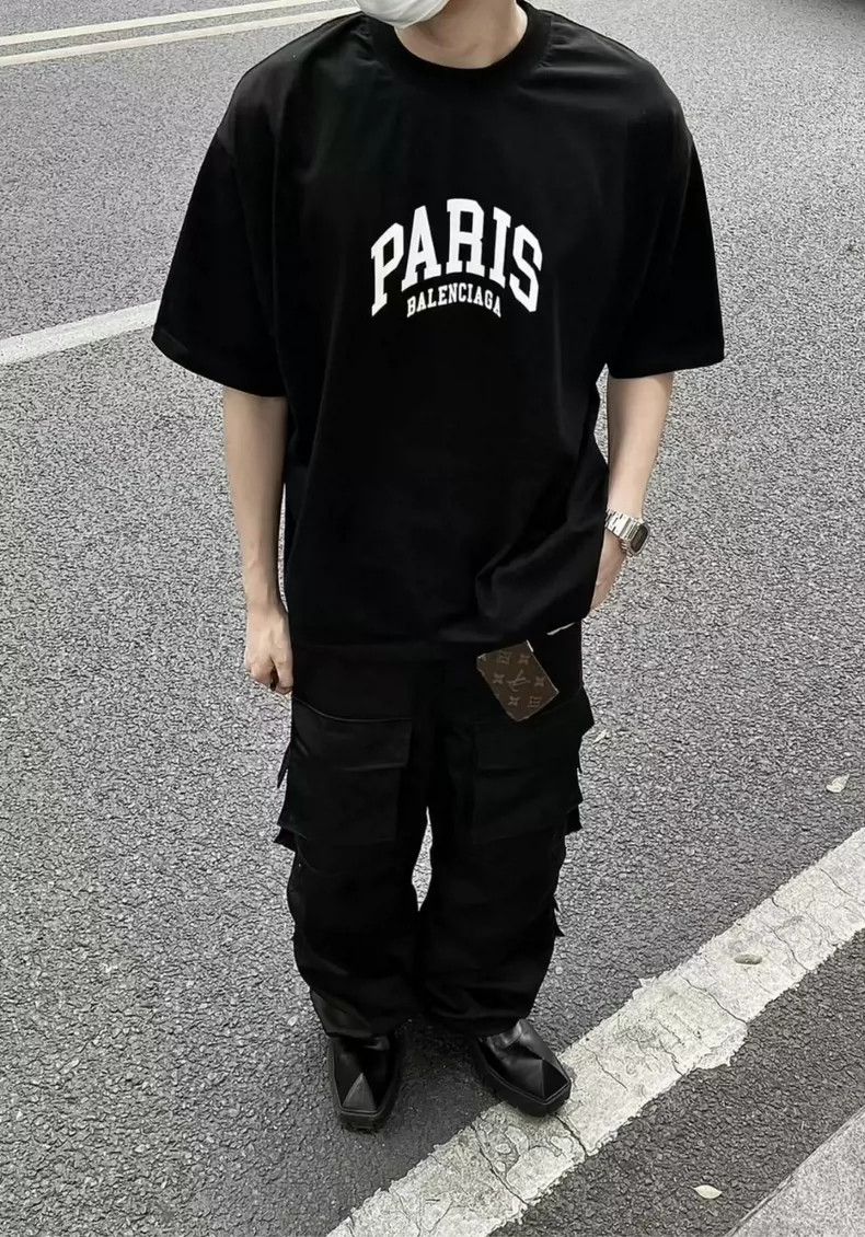 Balenciaga Balenciaga Paris monogrammed Logo short sleeves Size US M / EU 48-50 / 2 - 7 Thumbnail