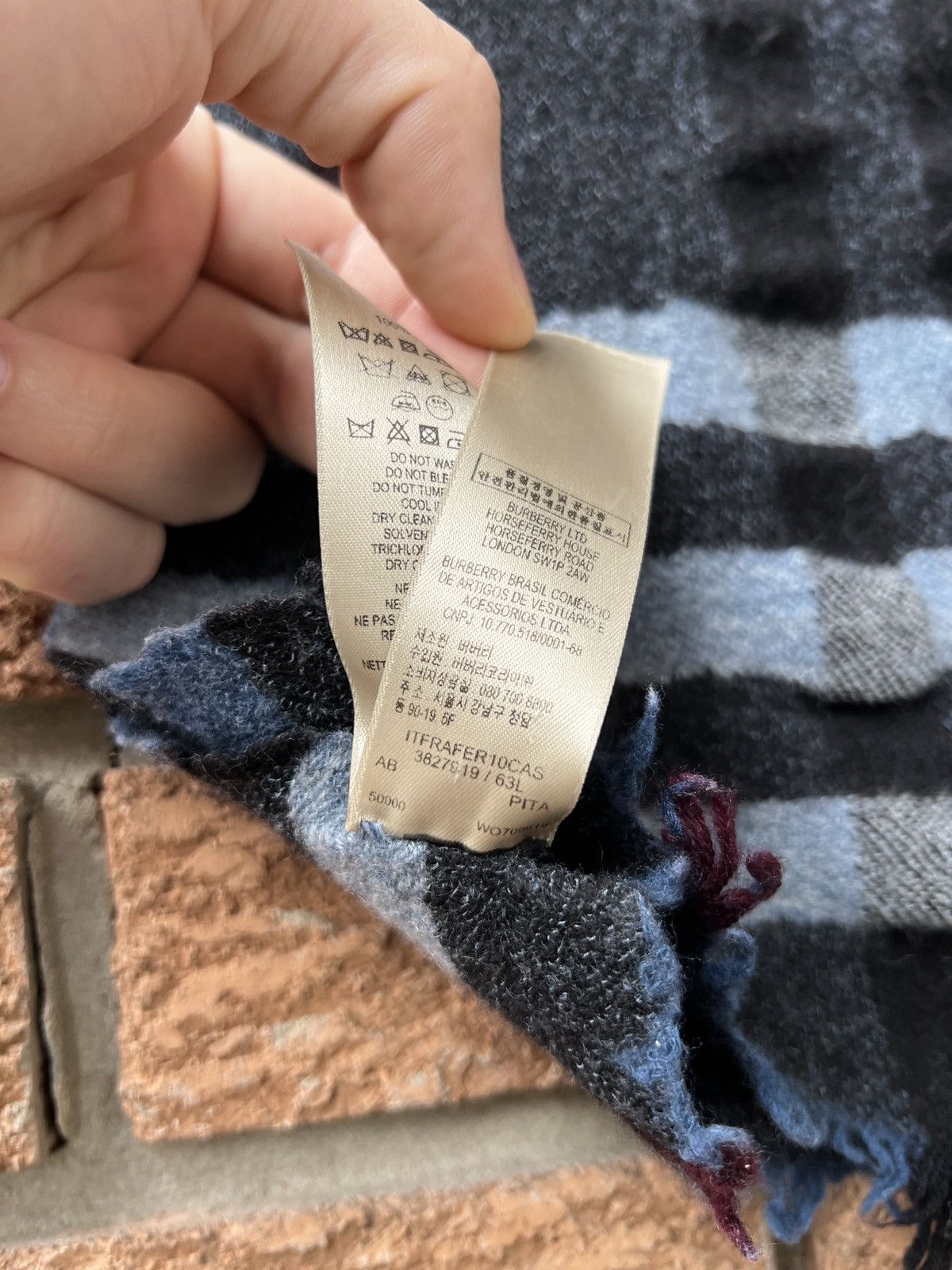 Burberry BURBERRY LAMBSWOOL SCARF/SHAWL Size ONE SIZE - 8 Thumbnail