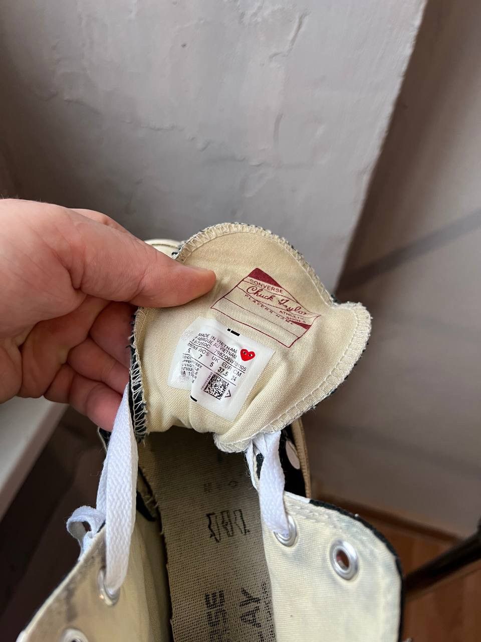 Comme des Garcons PLAY PLAY COMME DES GARCONS X CONVERSE ICONIC RED HEART SNEAKERS Size US 7.5 / IT 37.5 - 12 Thumbnail
