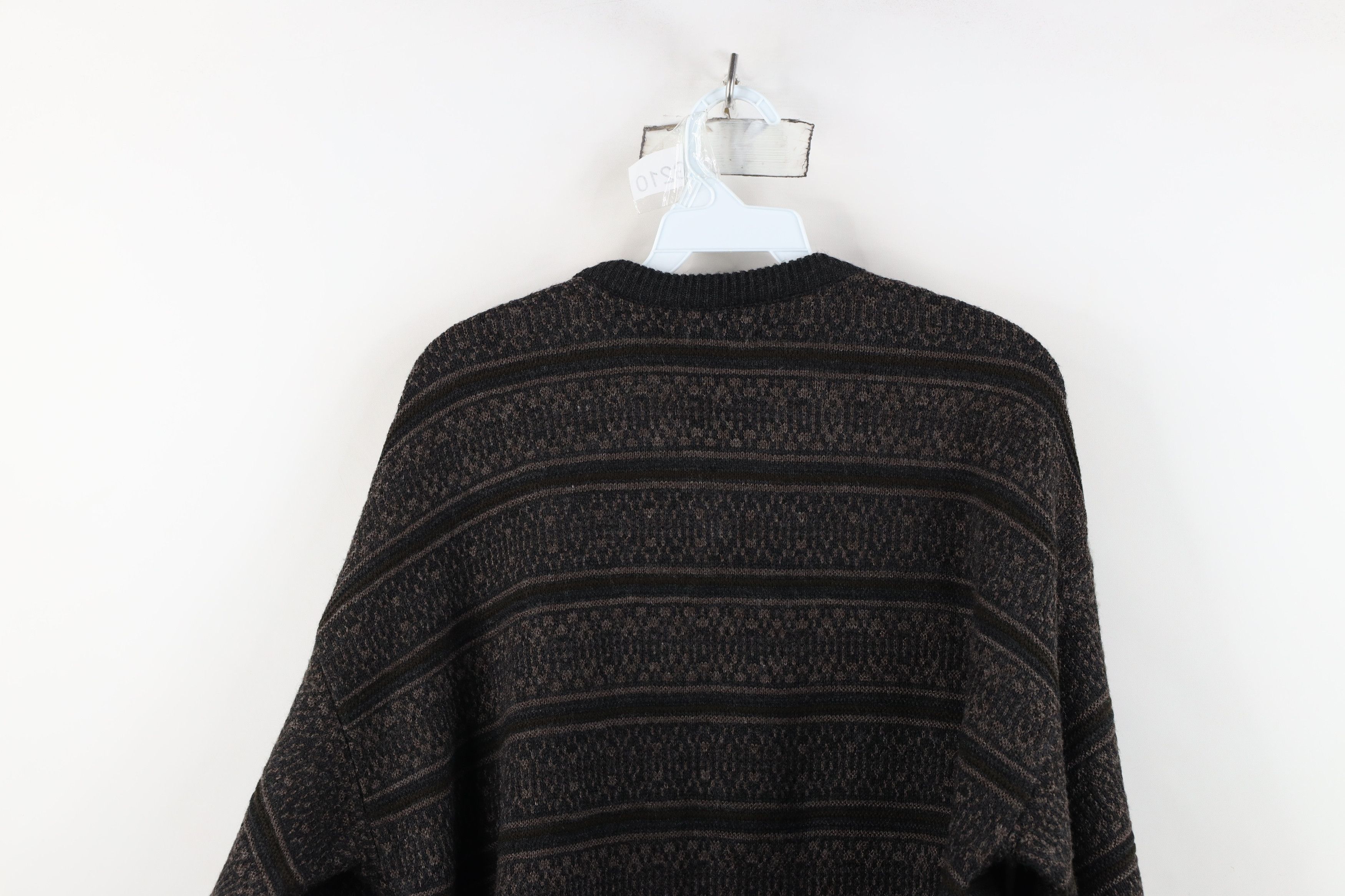 Vintage Vintage 90s Streetwear Tone Fair Isle Knit V-Neck Sweater Size US M / EU 48-50 / 2 - 7 Thumbnail