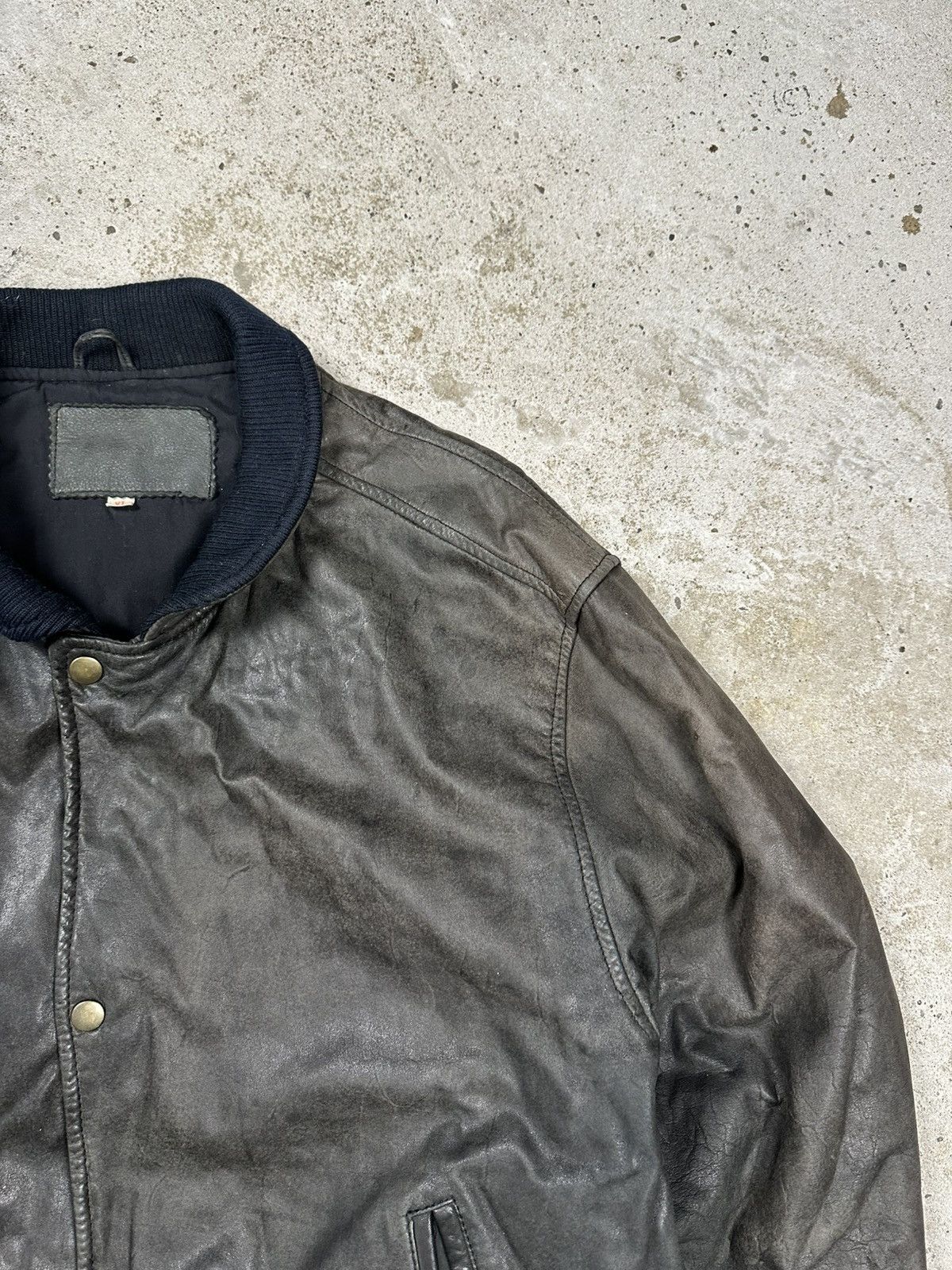 Other Vintage 90s Black Distressed Leather Bomber Jacket Army Size US XL / EU 56 / 4 - 9 Thumbnail
