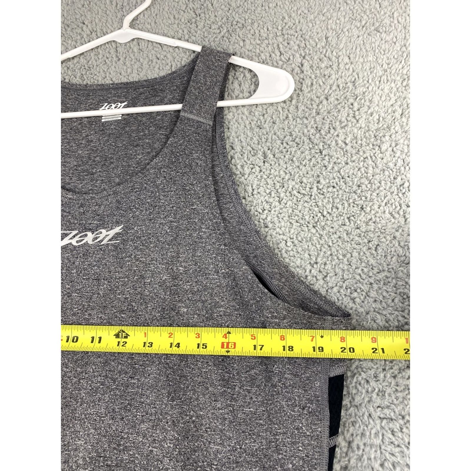Vintage Zoot Women’s XL Gray Running Tank Top Racerback Reflective Trim Breathable Knit Sleeveless Athletic Activewear Shirt Slide? Size XL / US 12-14 / IT 48-50 - 4 Thumbnail