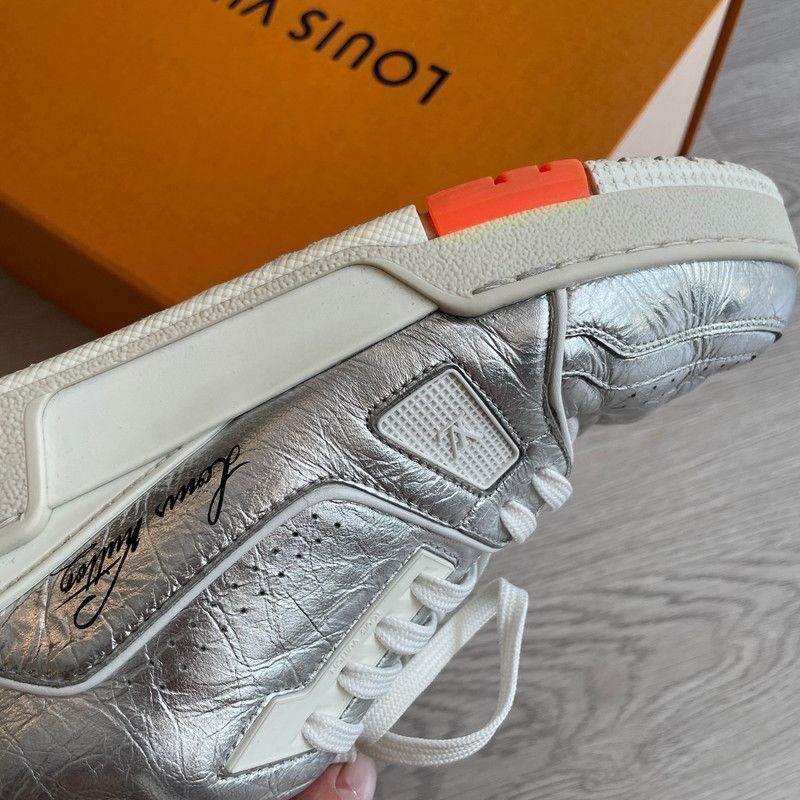 Louis Vuitton Louis Vuitton Trainer Metallized White Silver Sneakers -250 Size US 8 / EU 41 - 6 Thumbnail