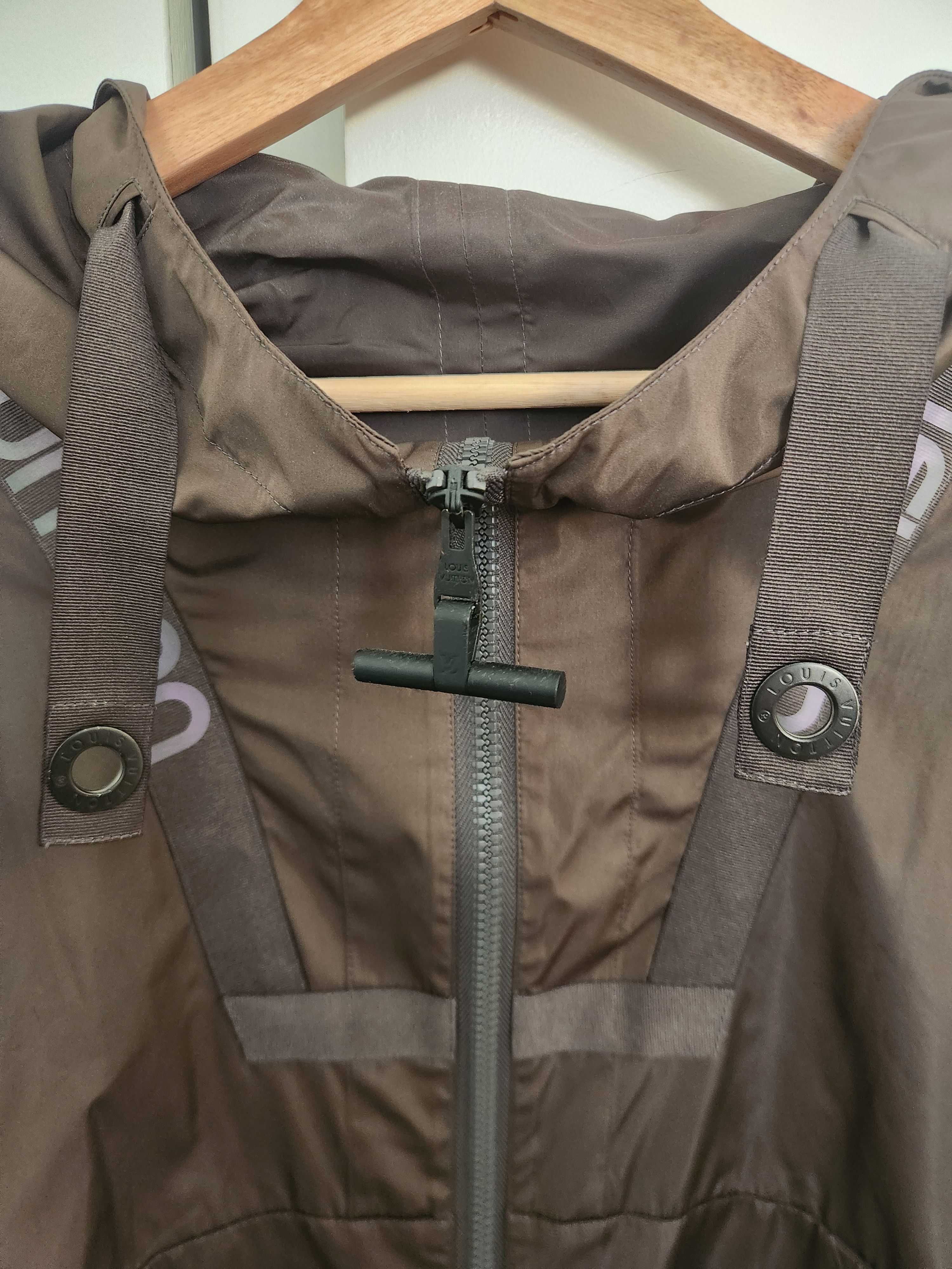 Louis Vuitton LV Light weight spray jacket light brown oversize fit Size US S / EU 44-46 / 1 - 5 Thumbnail
