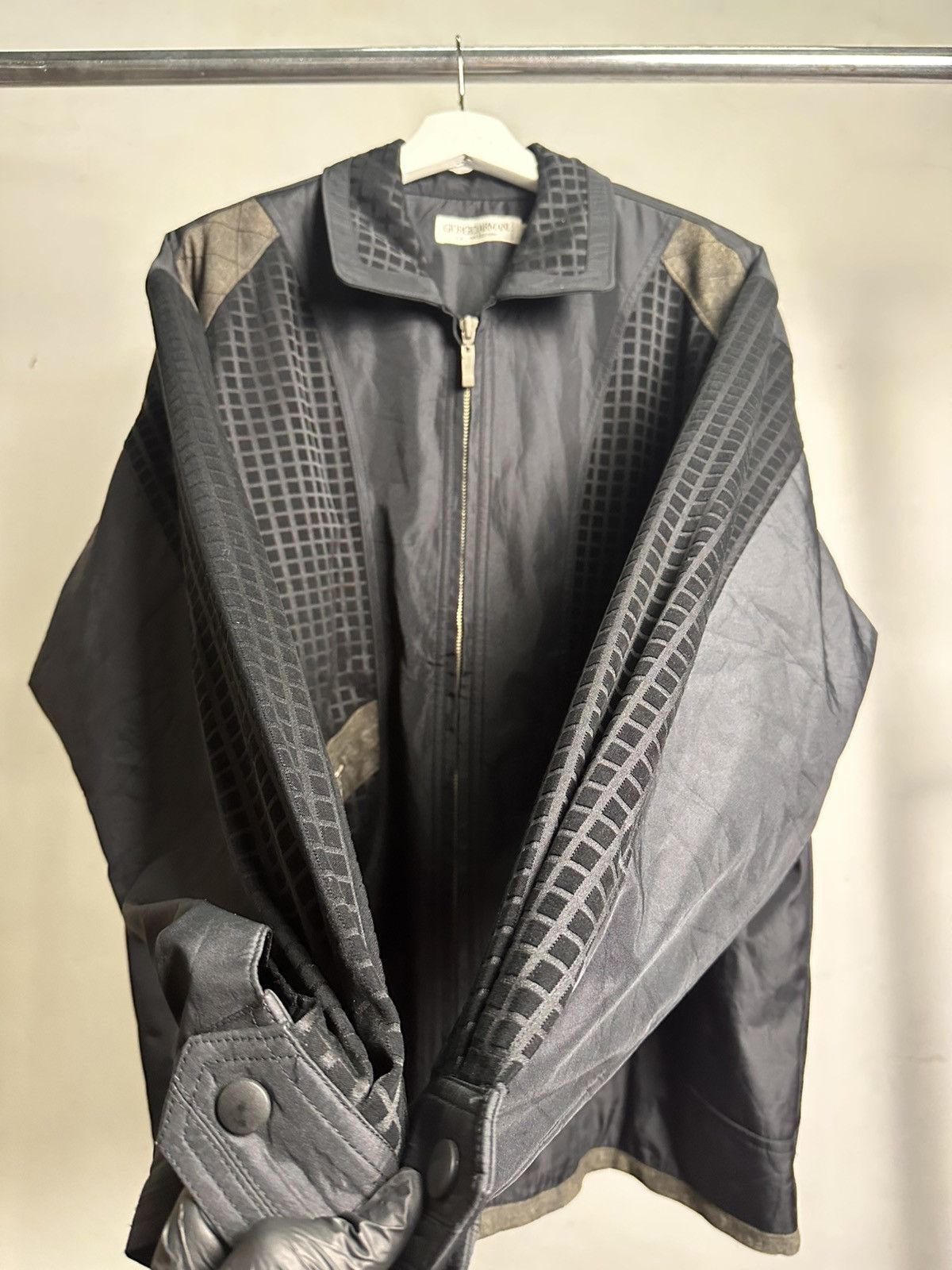 Giorgio Armani Vintage Giorgio Armani Le Collezioni Tonal Grid Zip Jacket Size US L / EU 52-54 / 3 - 6 Thumbnail
