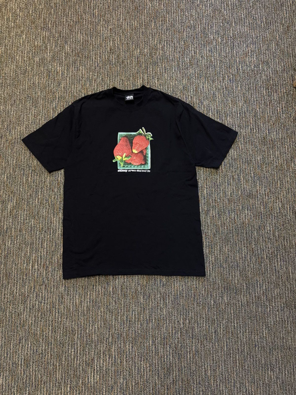 Stussy STÜSSY BERRIES TEE Size US M / EU 48-50 / 2 - 1 Thumbnail