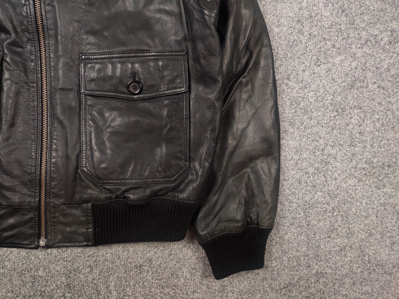 Vintage Vintage TRS leather bomber Jacket A-2 USAF Pilot Aviator USA Size US L / EU 52-54 / 3 - 4 Thumbnail