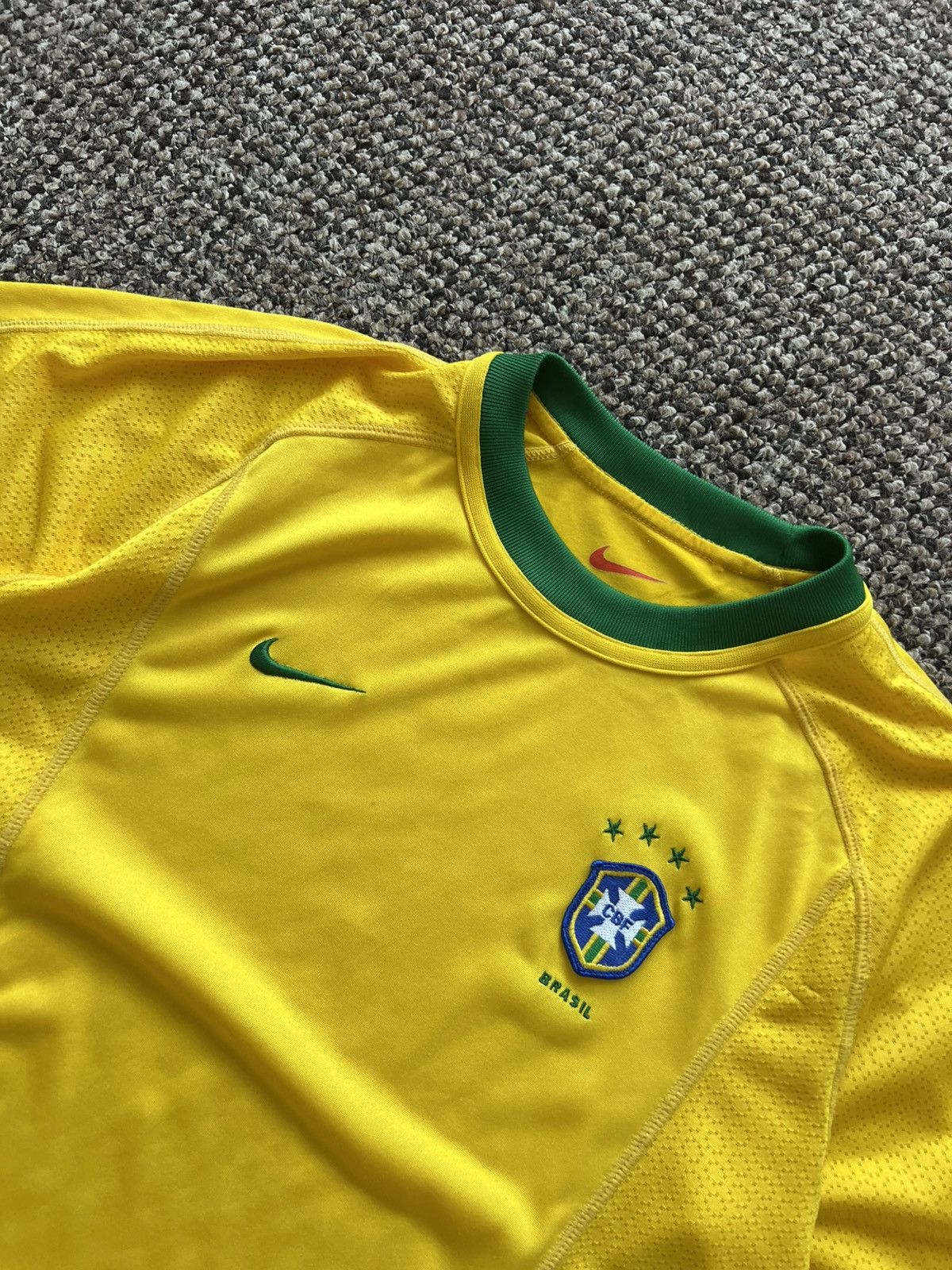 Nike Brazil 2000 Nike Vintage Y2k Streetwear Style Football Shirt Size US S / EU 44-46 / 1 - 6 Thumbnail