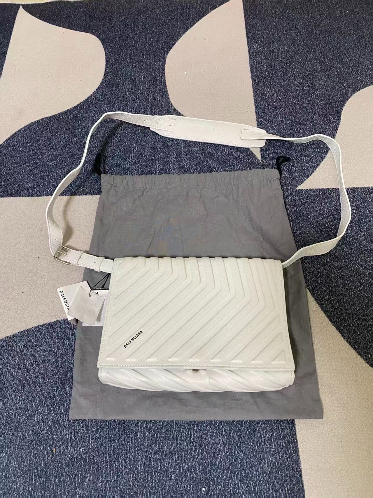 Balenciaga Balenciaga Messenger Bag Size ONE SIZE - 1 Thumbnail