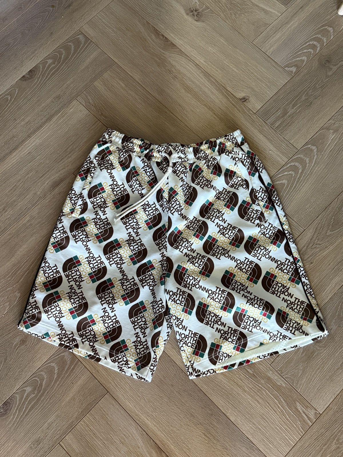 Gucci × The North Face Gucci x The North Face Logo Shorts Size US 30 / EU 46 - 1 Thumbnail