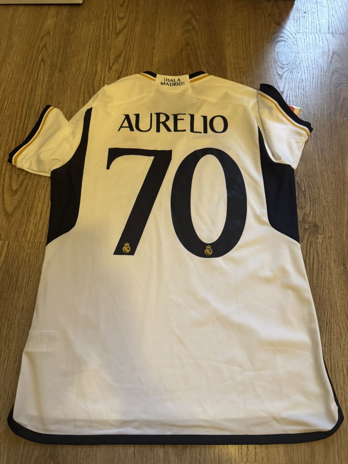 Adidas REAL MADRID CF 2023/2024 HOME FOOTBALL SHIRT SZ L HR3796 Size US L / EU 52-54 / 3 - 6 Thumbnail