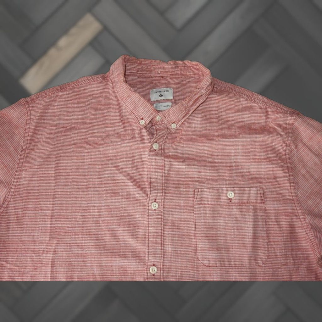 Quiksilver QUICKSILVER Men's Red Short Sleeve Button-Up Shirt Size XL Cotton Size US XL / EU 56 / 4 - 1 Thumbnail