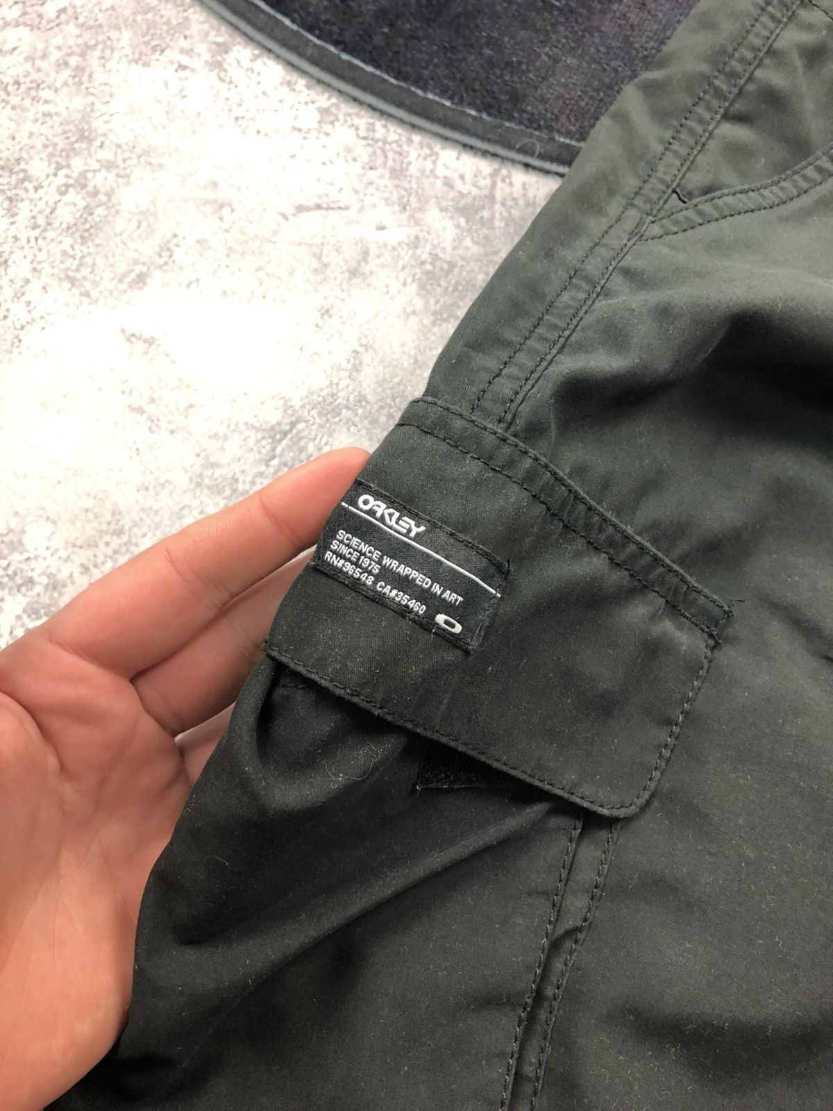 Oakley OAKLEY Hype Cargo Black Shorts Mini Logo Streetwear 31size Size US 31 - 12 Thumbnail