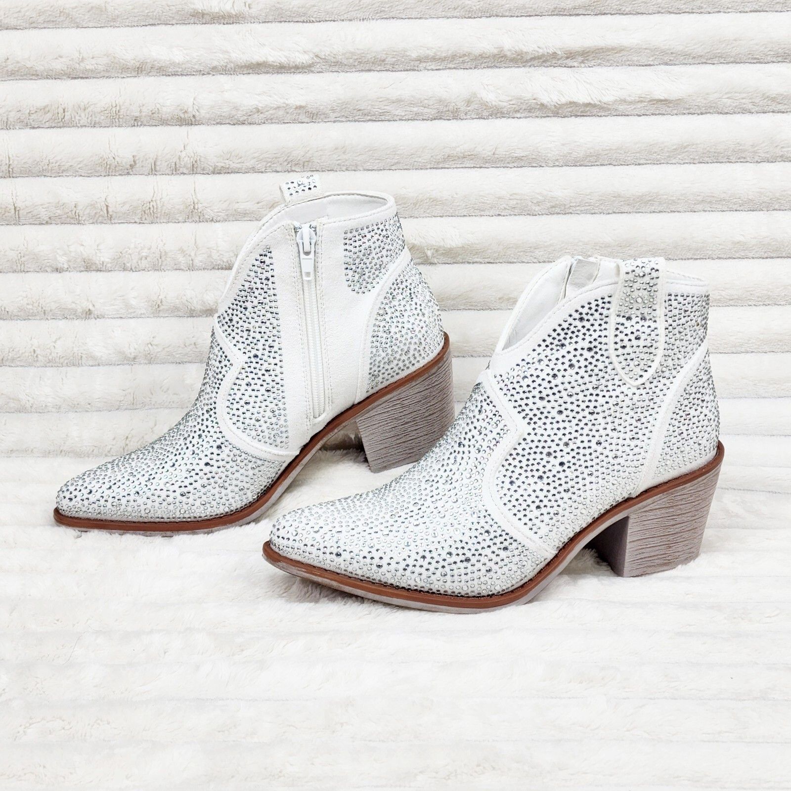 Other Wild Ones White Glamour Cowboy Rhinestone Cowgirl Ankle Boot Size US 7.5 / IT 37.5 - 7 Thumbnail