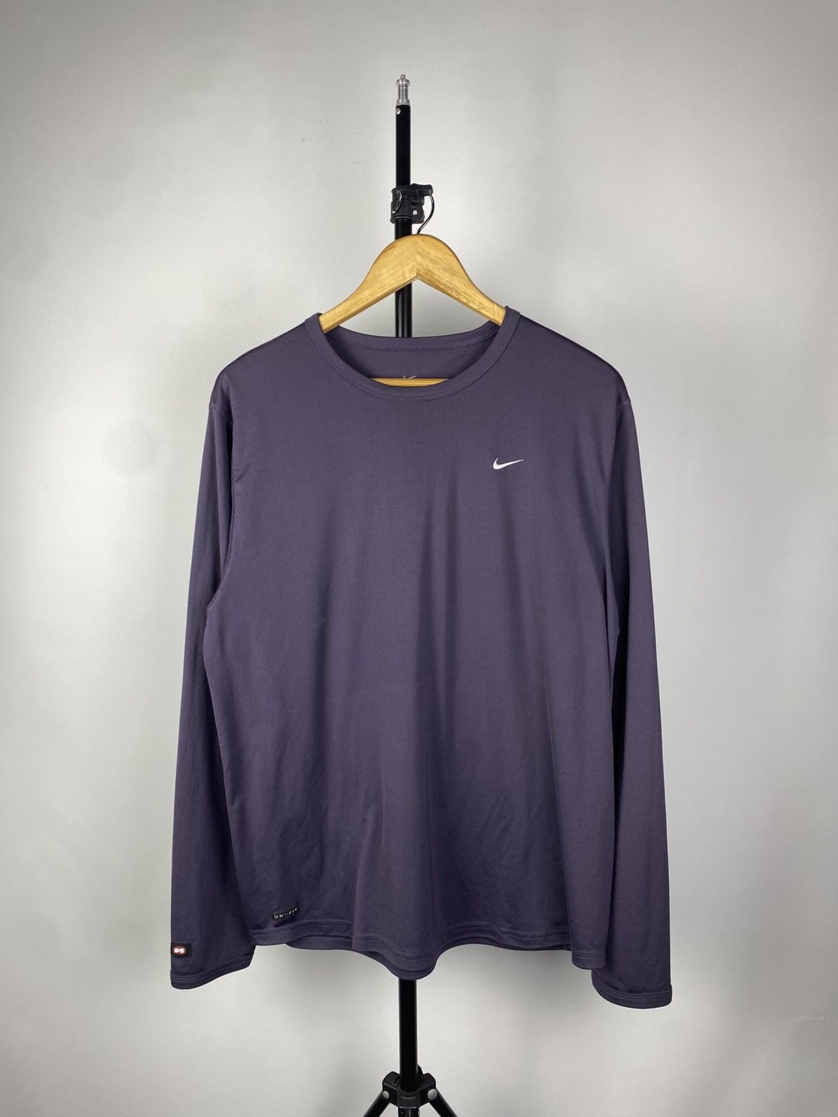 Nike × Vintage Vintage Nike Mini Swoosh Embroidery Logo Sweatshirt Size US L / EU 52-54 / 3 - 1 Thumbnail