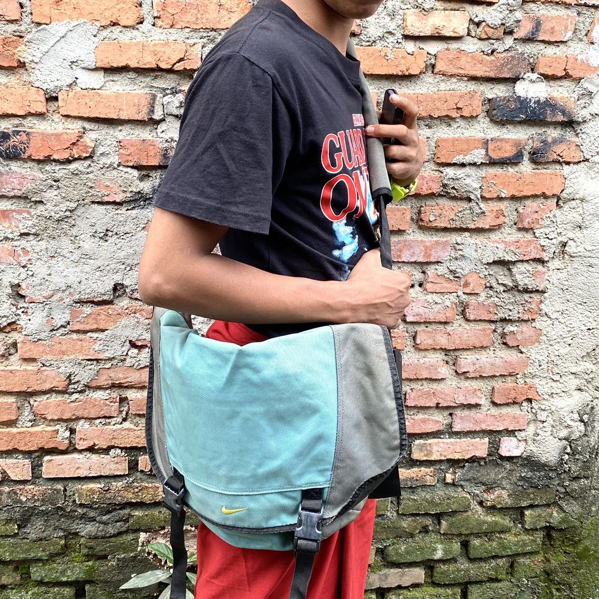 Nike × Vintage 🔥SALE🔥 Vintage 00s Nike Slingbag Size ONE SIZE - 2 Thumbnail