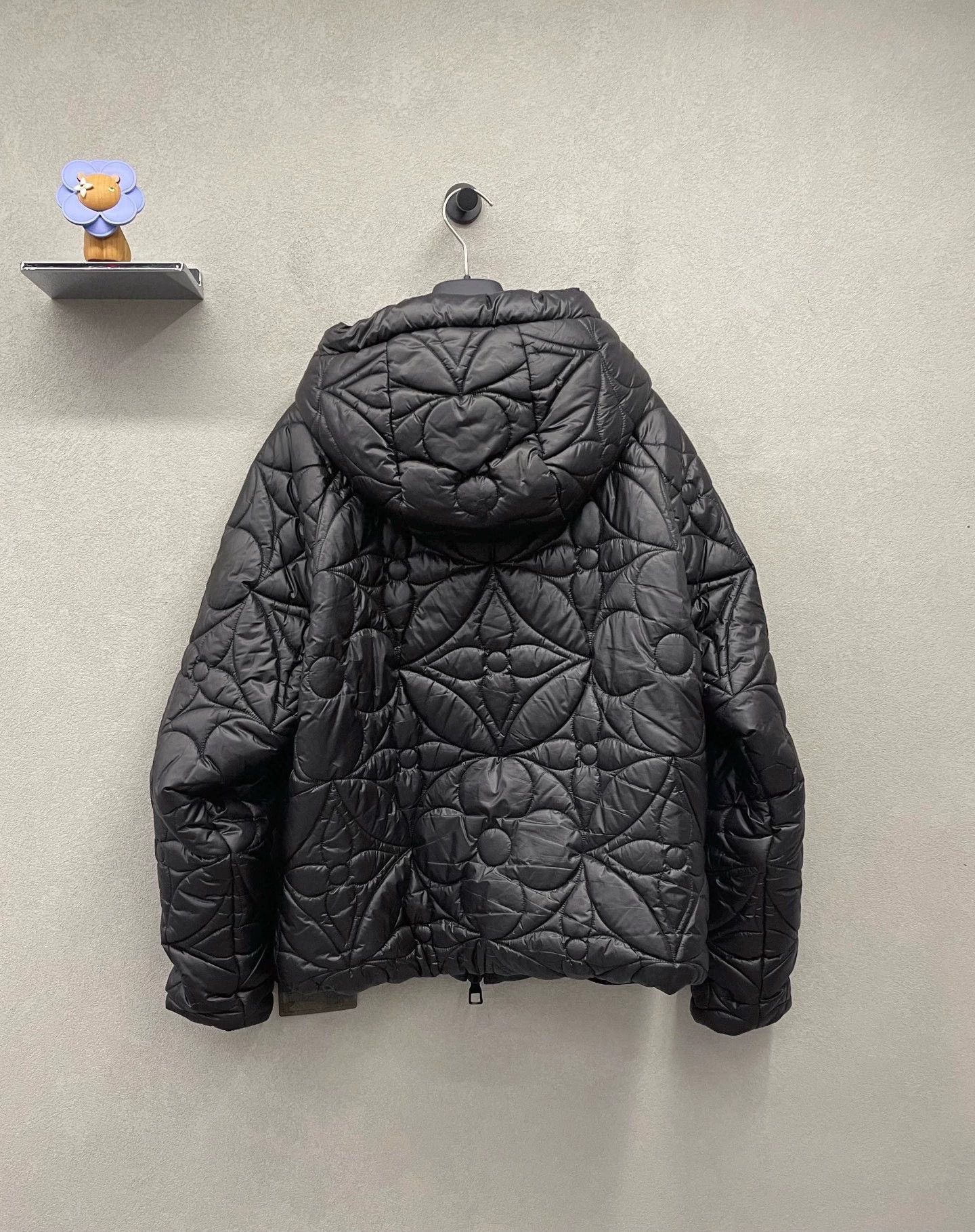 Louis Vuitton lv black floral quilted puffer jacket Size US L / EU 52-54 / 3 - 2 Thumbnail