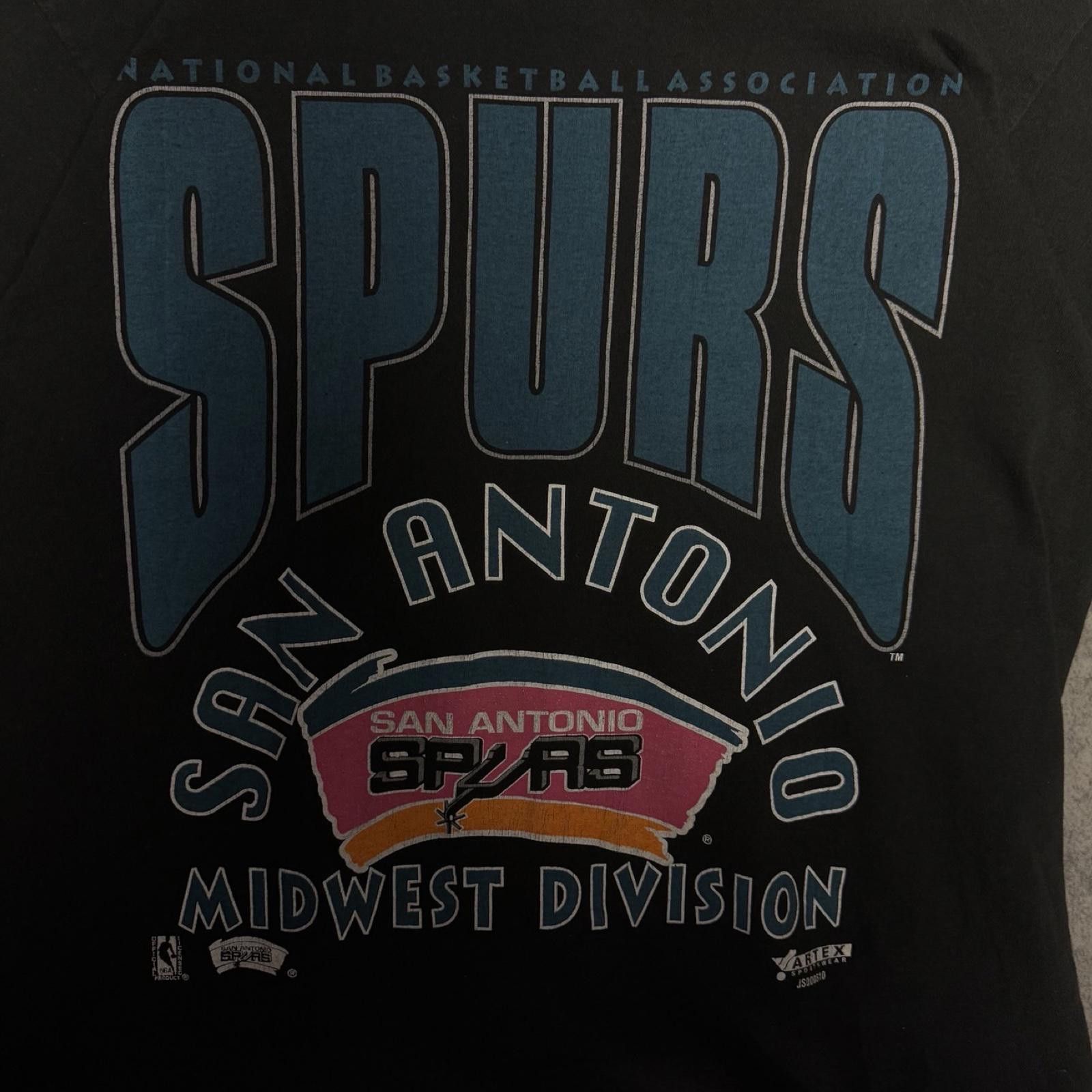 Designer 90s San Antonio Spurs Tee -- L -- Size US L / EU 52-54 / 3 - 2 Thumbnail