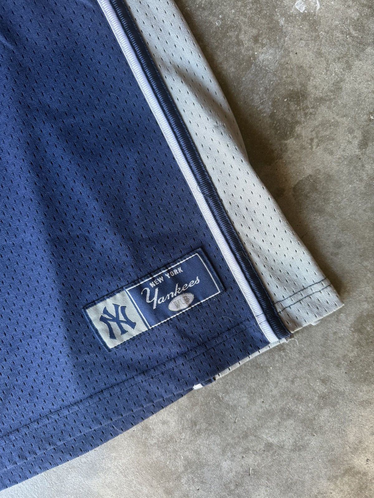 Other New York Yankees Baseball Jersey by Lee Sports X - Large Size US XL / EU 56 / 4 - 2 Thumbnail