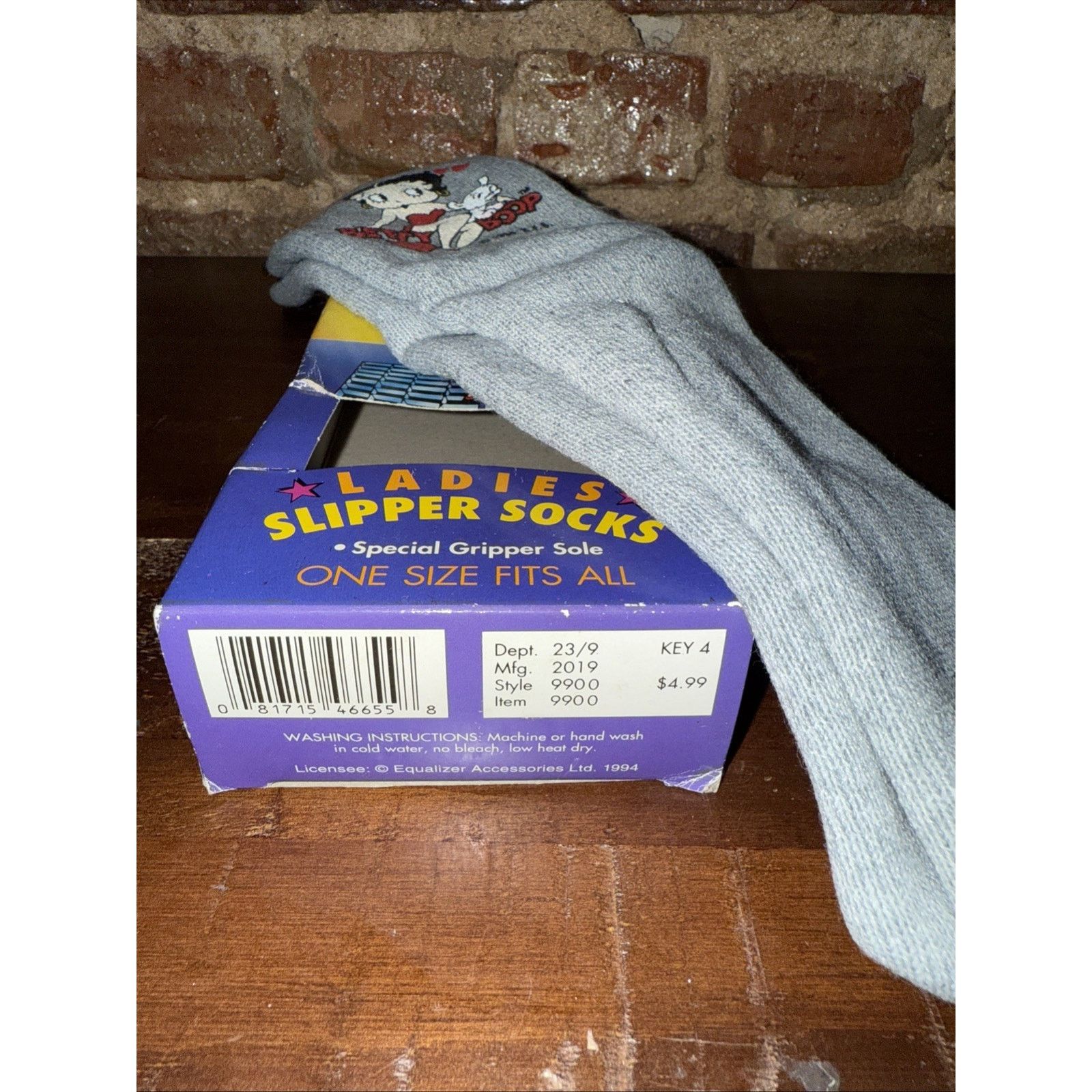 Equipment Vintage 1994 Betty Boop Slipper Socks OSFA New In Box USA Size ONE SIZE - 5 Thumbnail