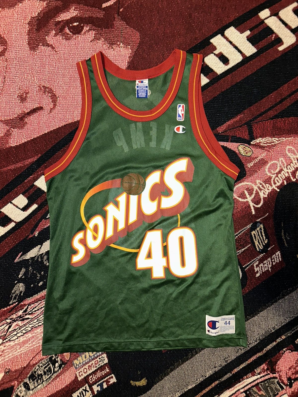 Vintage Vintage 90's champion Seattle SuperSonics Shawn Kemp