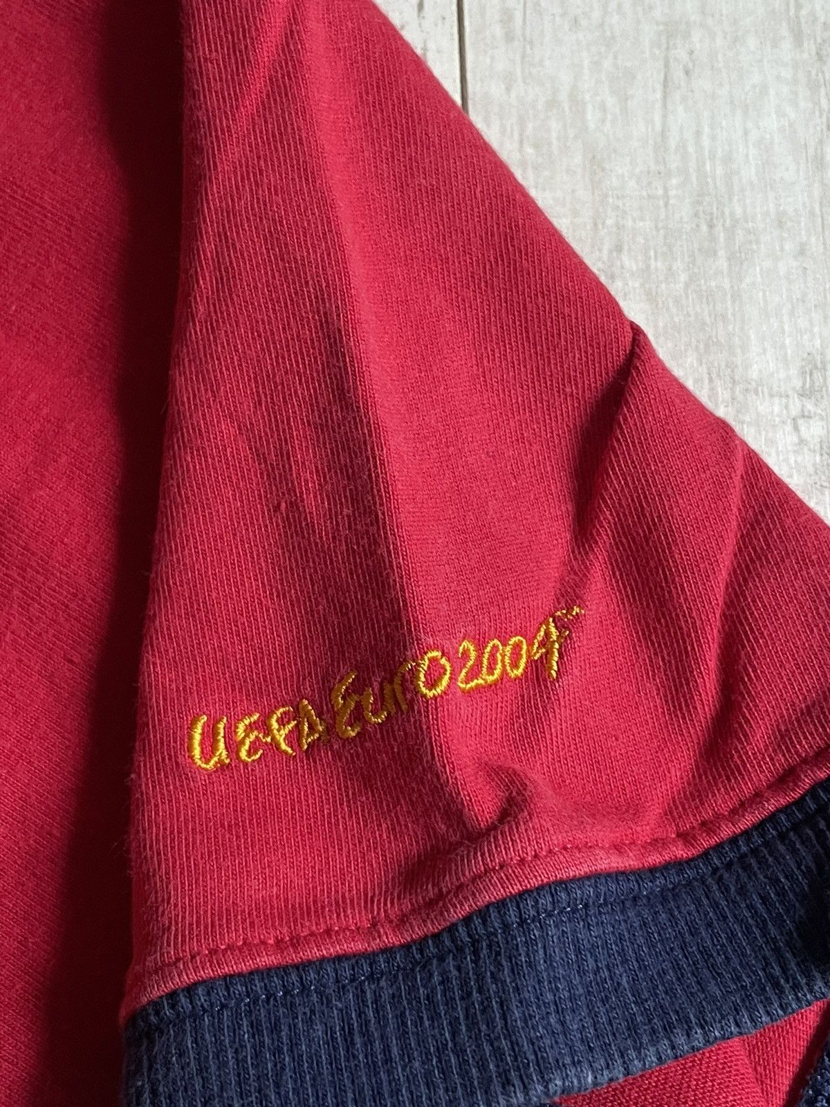 Adidas Vintage Adidas Spain 2004 Uefa Euro Football Shirt RARE Size US S / EU 44-46 / 1 - 5 Thumbnail