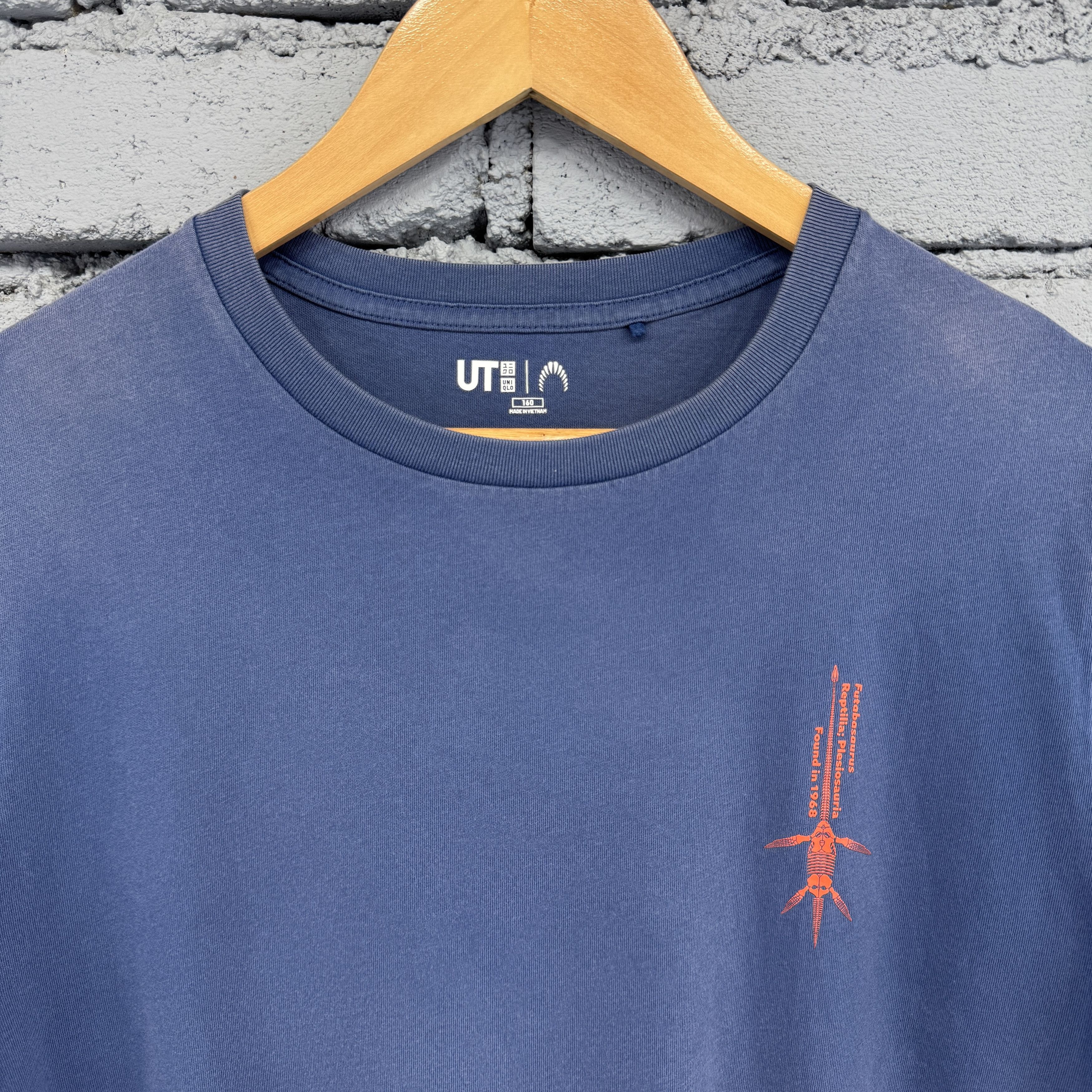 Uniqlo Uniqlo Kids Boy Dinosour Fact Tshirt Size US S / EU 44-46 / 1 - 3 Thumbnail