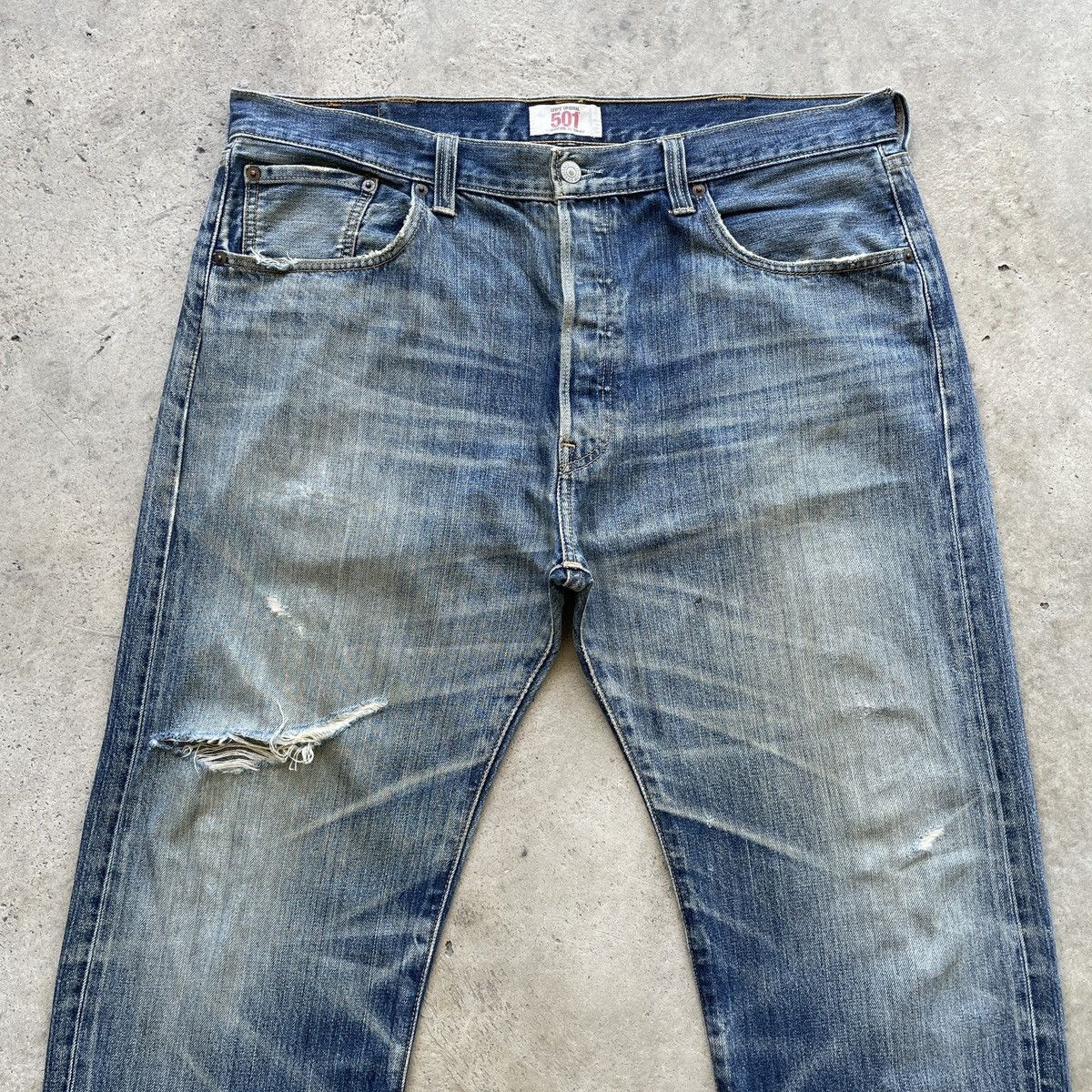 Jean × Levi's × Vintage Vintage Levi’s 501 Distressed Fly Button Faded Jeans Pants Size US 36 / EU 52 - 3 Thumbnail